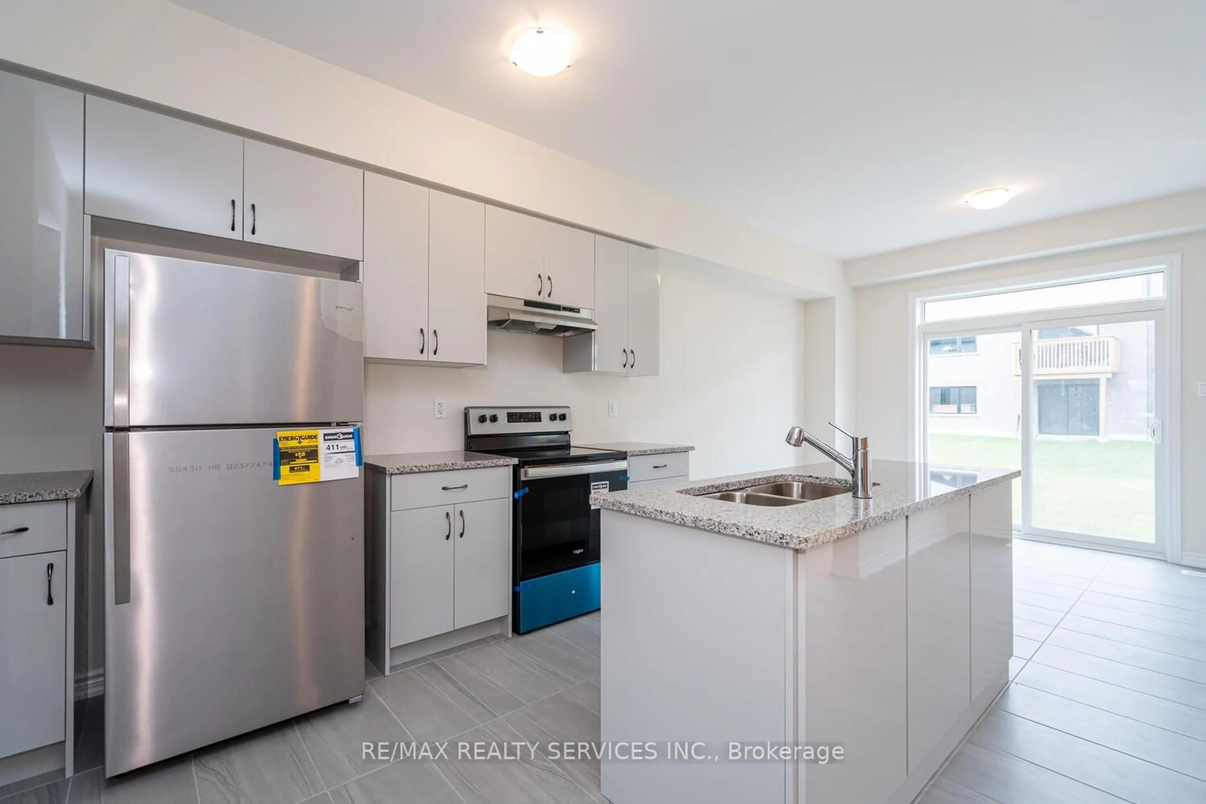 Standard kitchen, unknown for 23 Heming St, Brant Ontario N3L 0M6