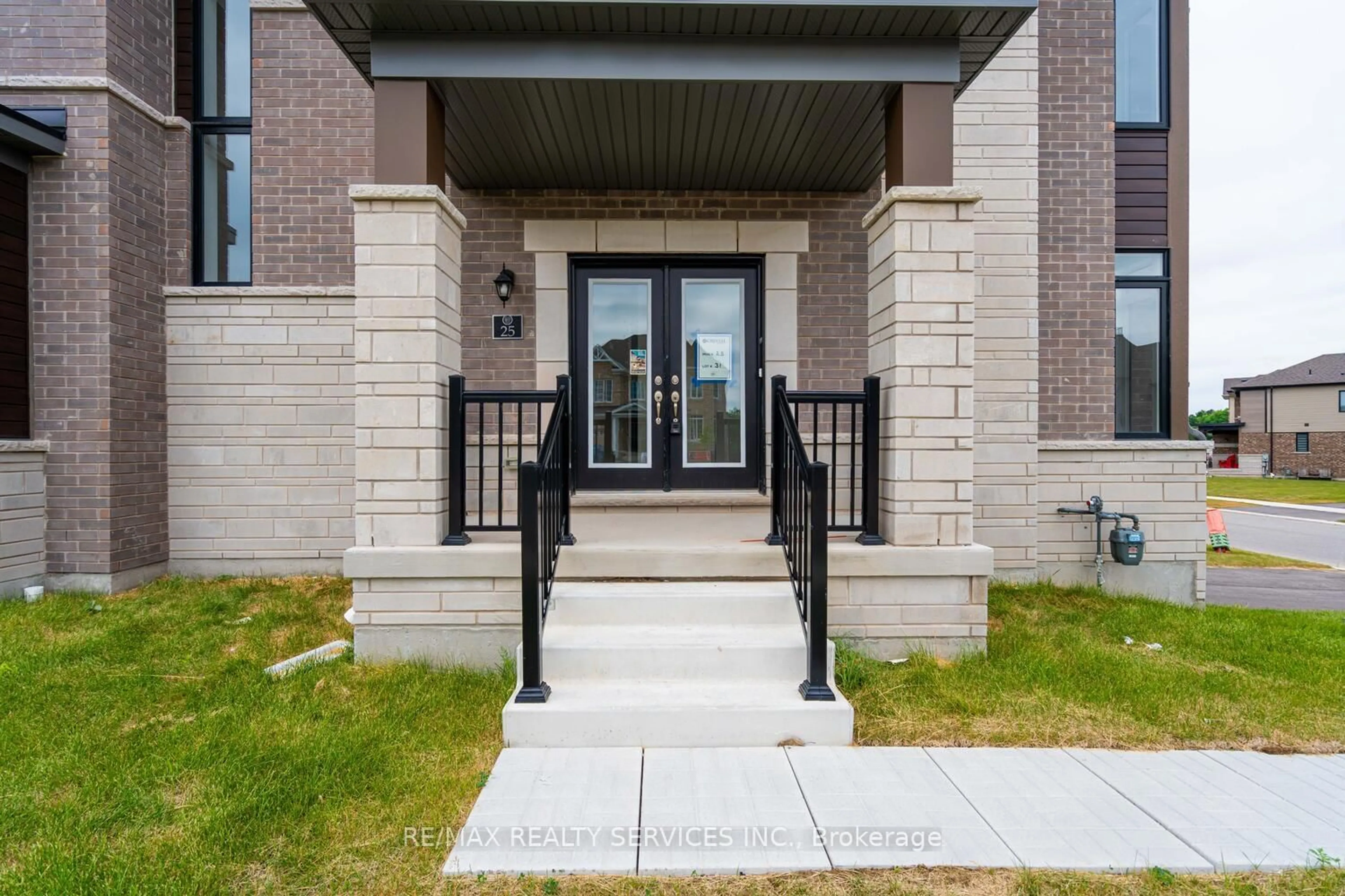 Unknown for 25 Heming St, Brant Ontario N3L 0M6