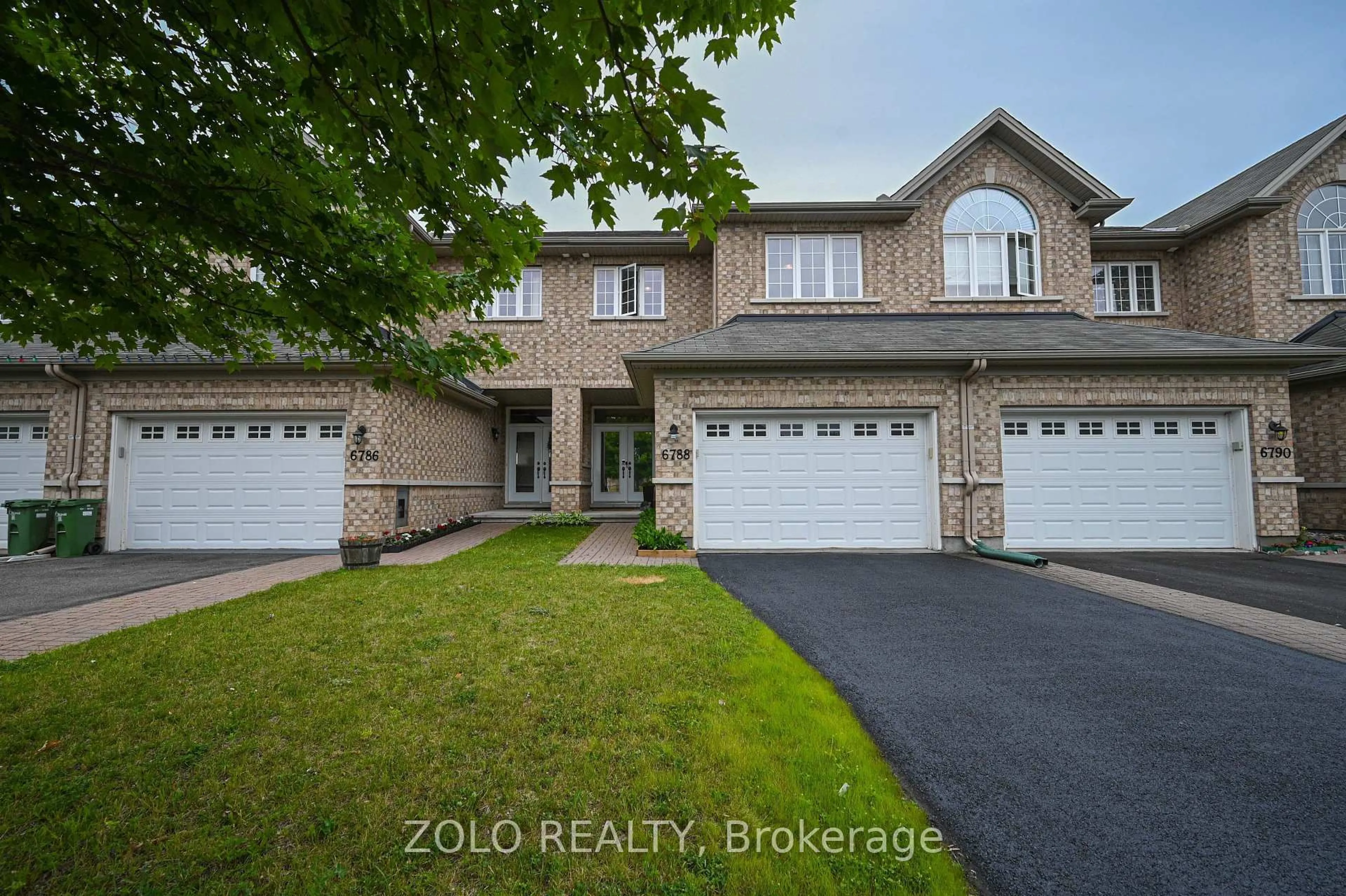 A pic from outside/outdoor area/front of a property/back of a property/a pic from drone, street for 6788 Breanna Cardill St, Greely Ontario K4P 0C3