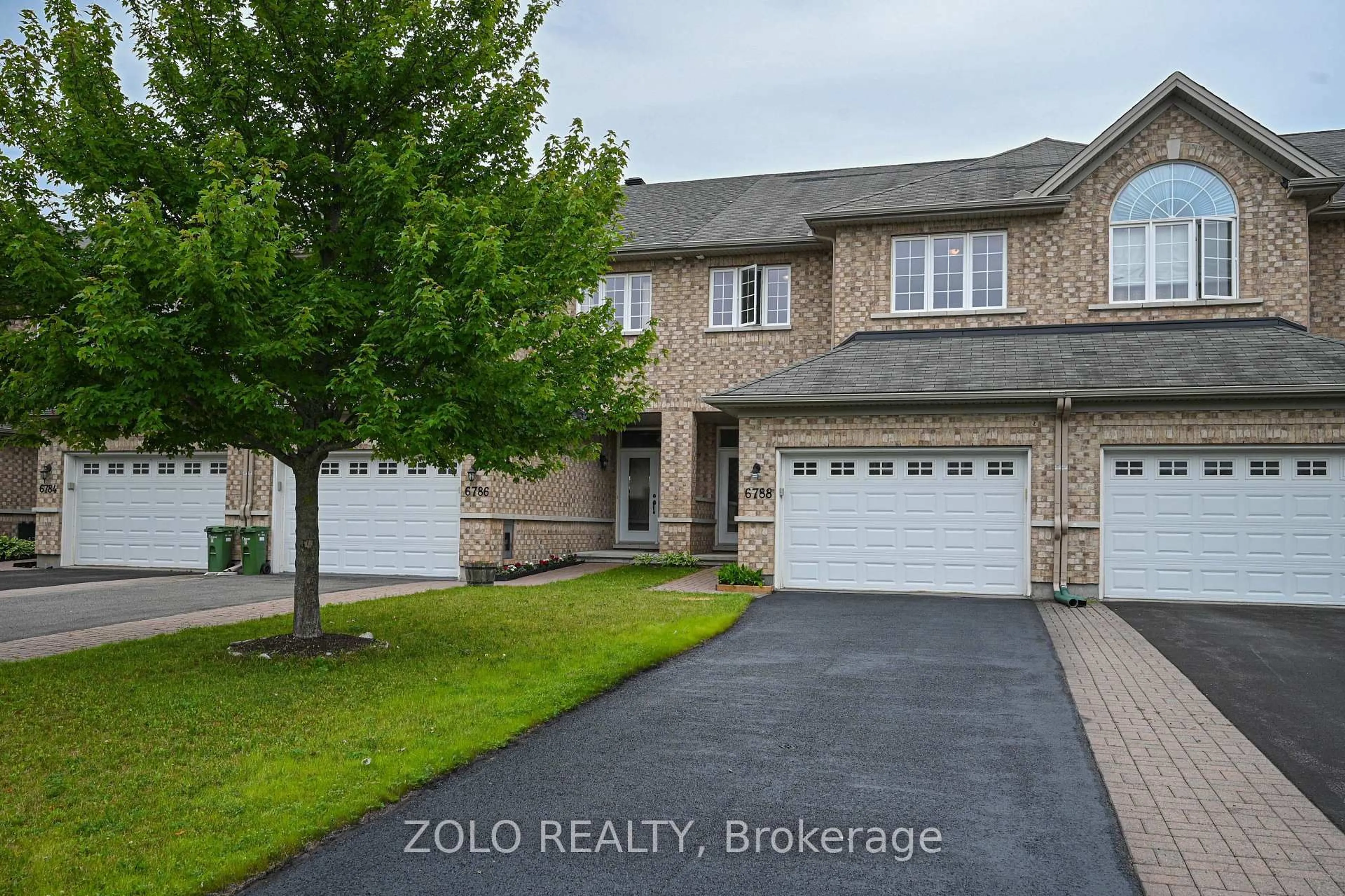 A pic from outside/outdoor area/front of a property/back of a property/a pic from drone, street for 6788 Breanna Cardill St, Greely Ontario K4P 0C3