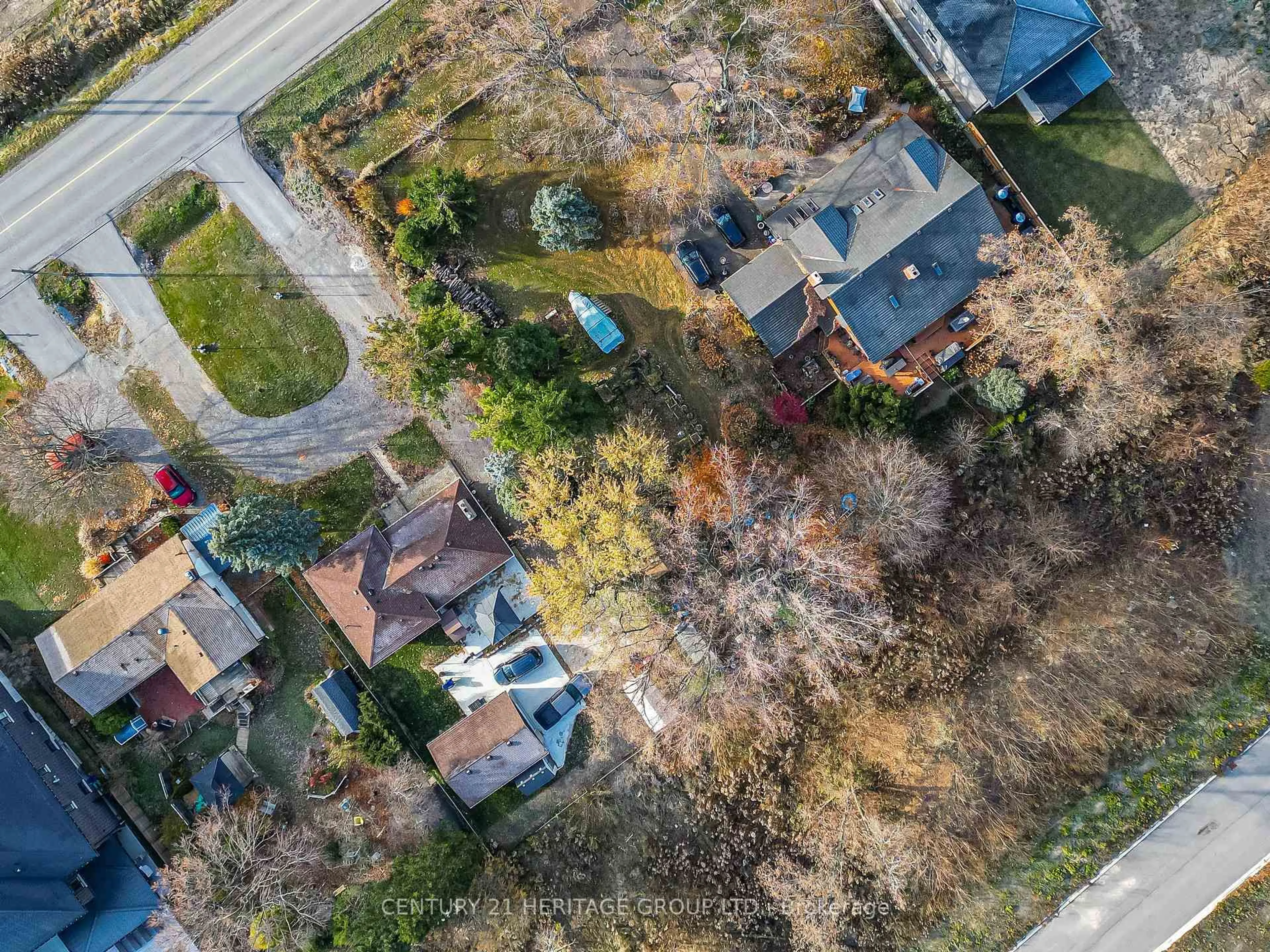 A pic from outside/outdoor area/front of a property/back of a property/a pic from drone, street for 9868 Twenty Rd, Hamilton Ontario L0R 1W0