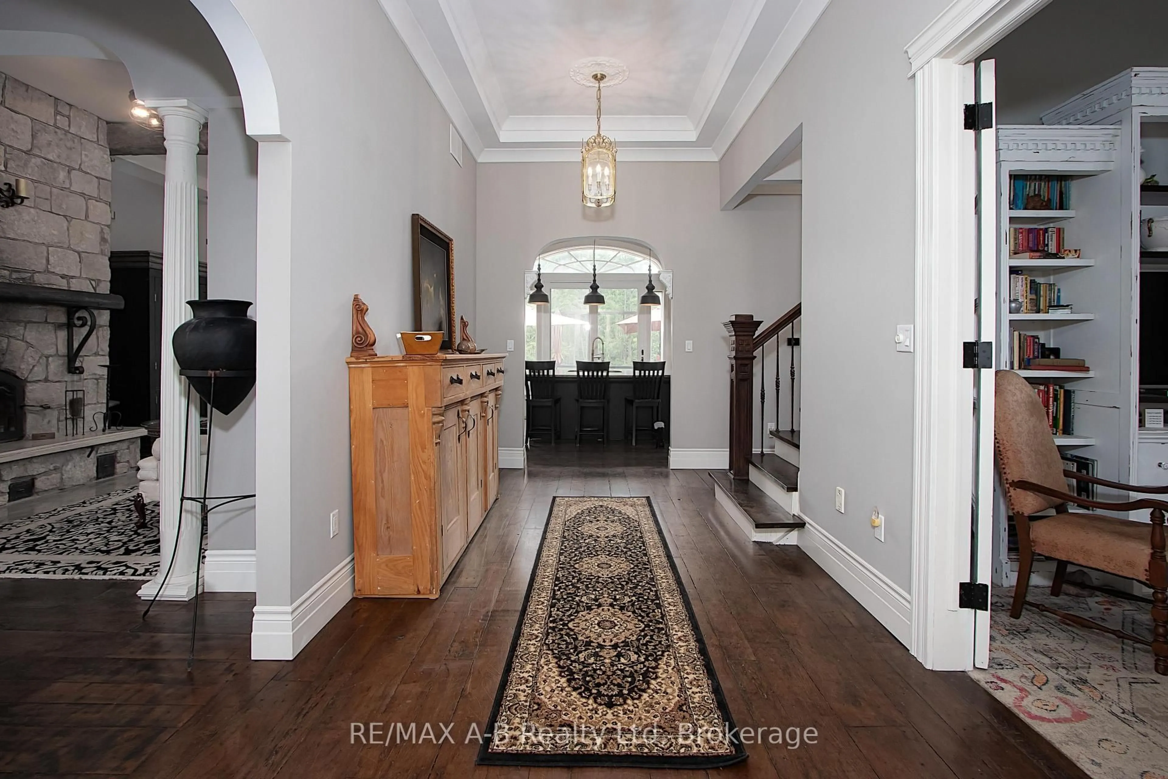 Indoor entryway for 12096 Gale Rd, North Middlesex Ontario N0M 1A0