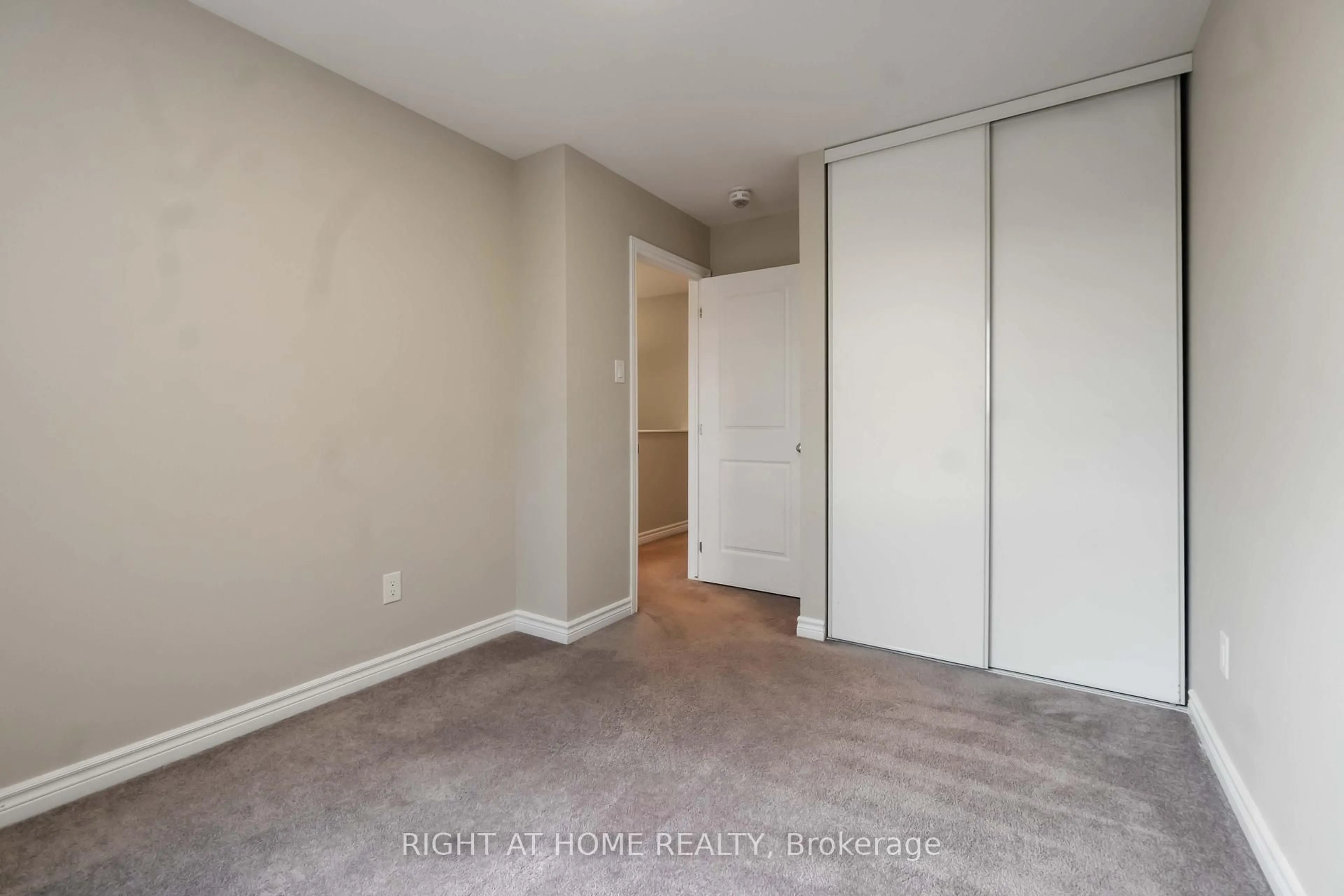 A pic of a room for 2554 River Mist Rd, Ottawa Ontario K2C 3H2