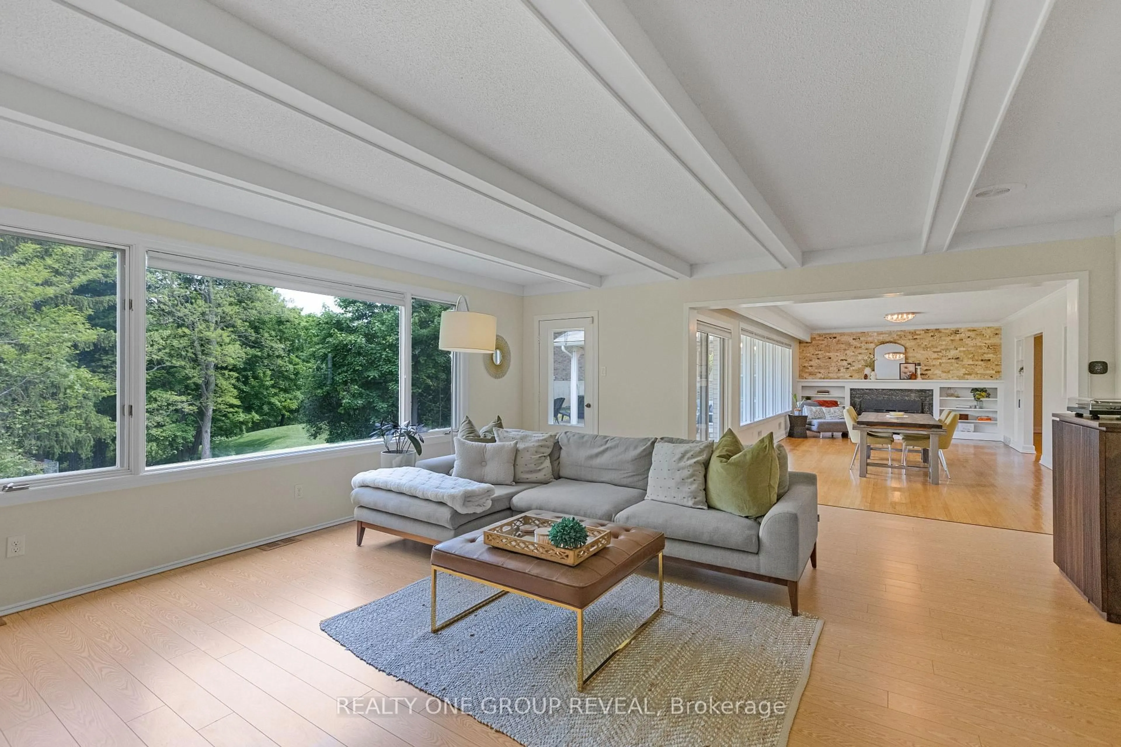 Living room with furniture, unknown for 120 Riverbank Dr, Cambridge Ontario N3H 4R6