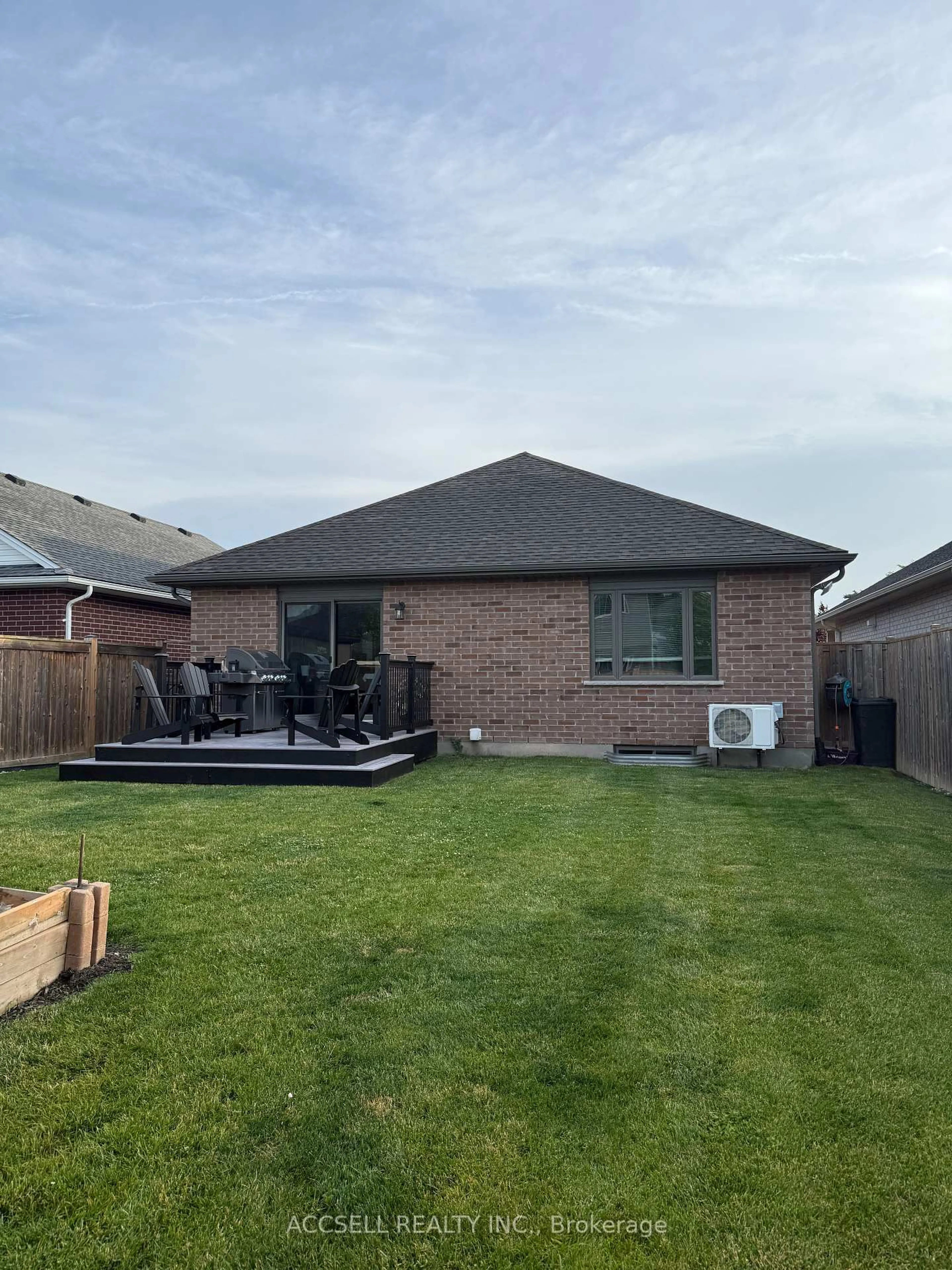 Unknown for 8 Bridle Path, St. Thomas Ontario N5R 0C1