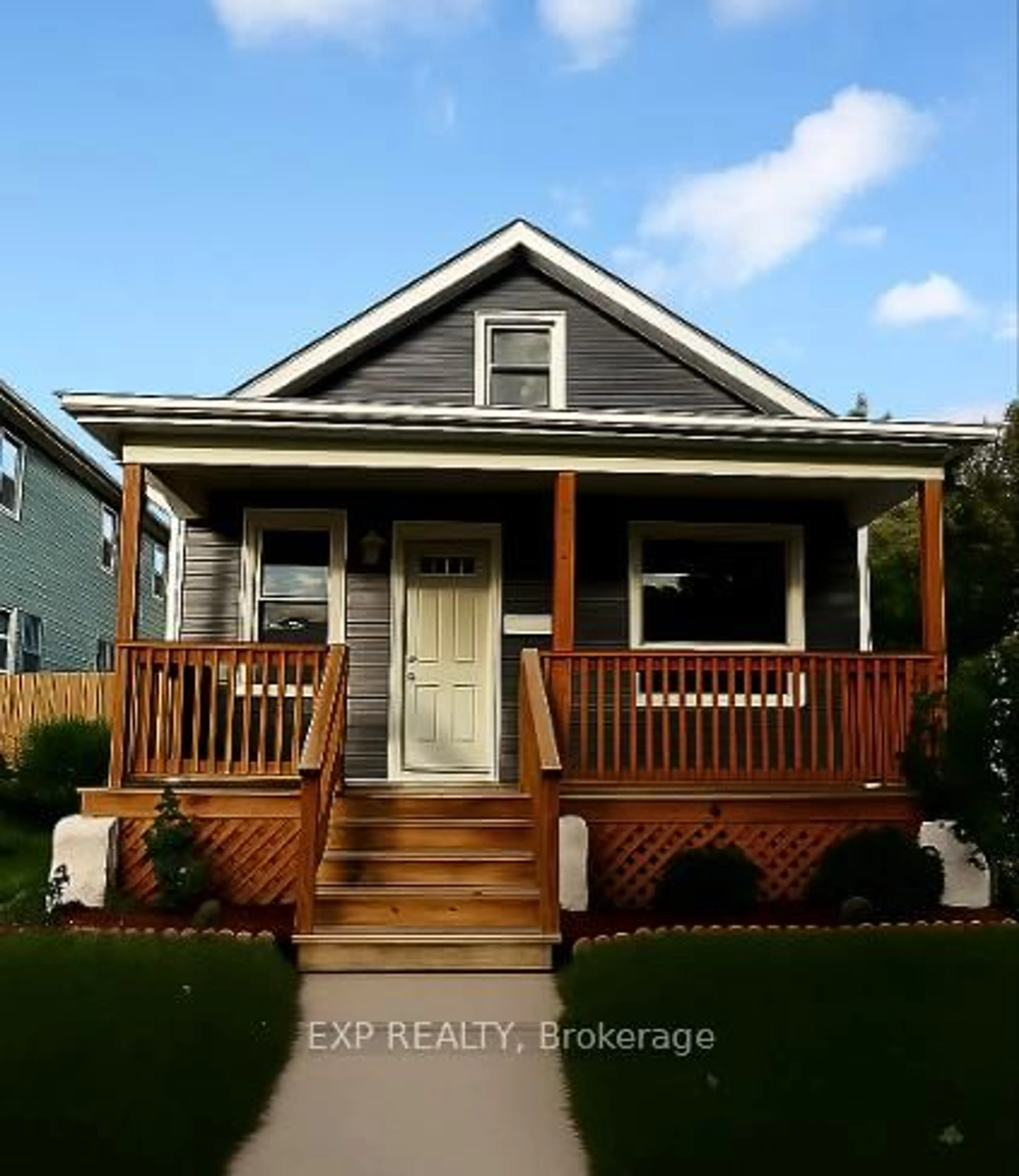 Home with vinyl exterior material, street for 768 Mckay Ave, Windsor Ontario N9B 2A1
