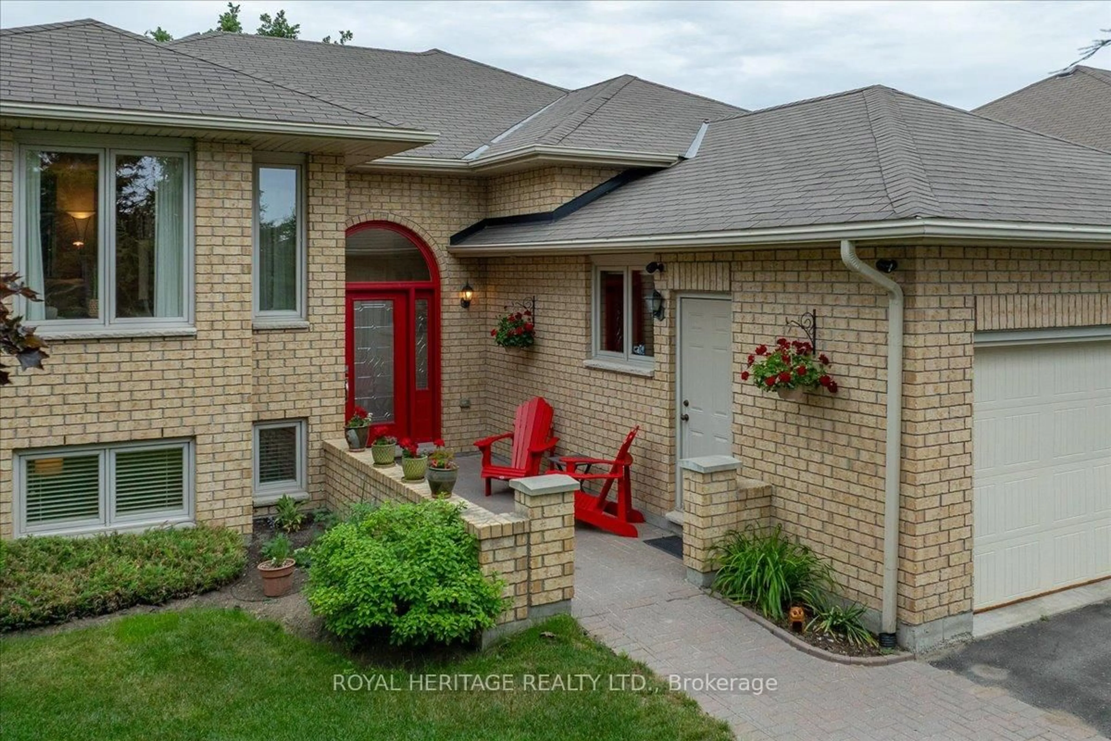 Home with brick exterior material, street for 101 South Harbour Dr, Kawartha Lakes Ontario K0M 1A0