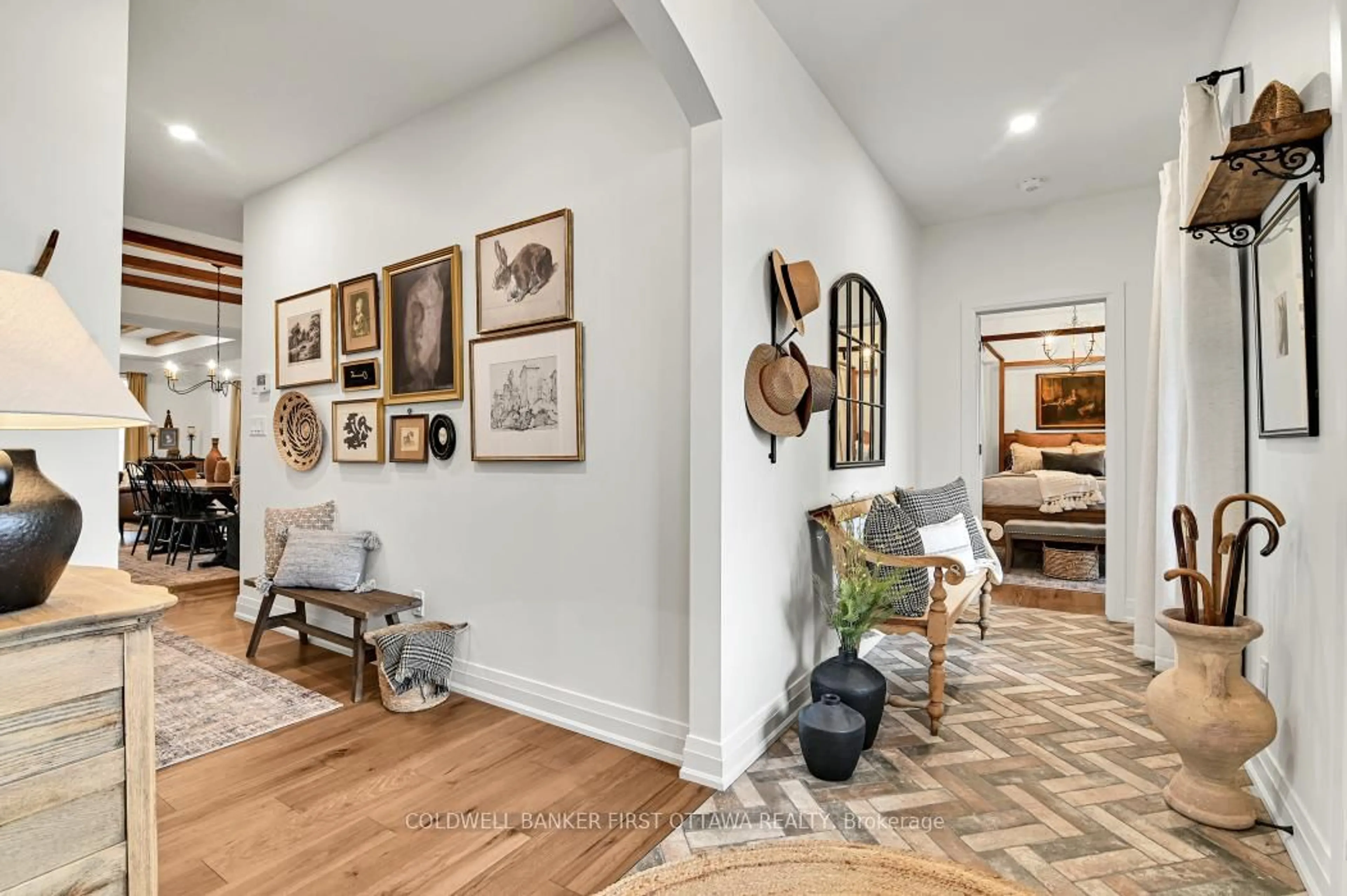 Indoor entryway for 1684 Trizisky St, North Dundas Ontario K0E 1S0