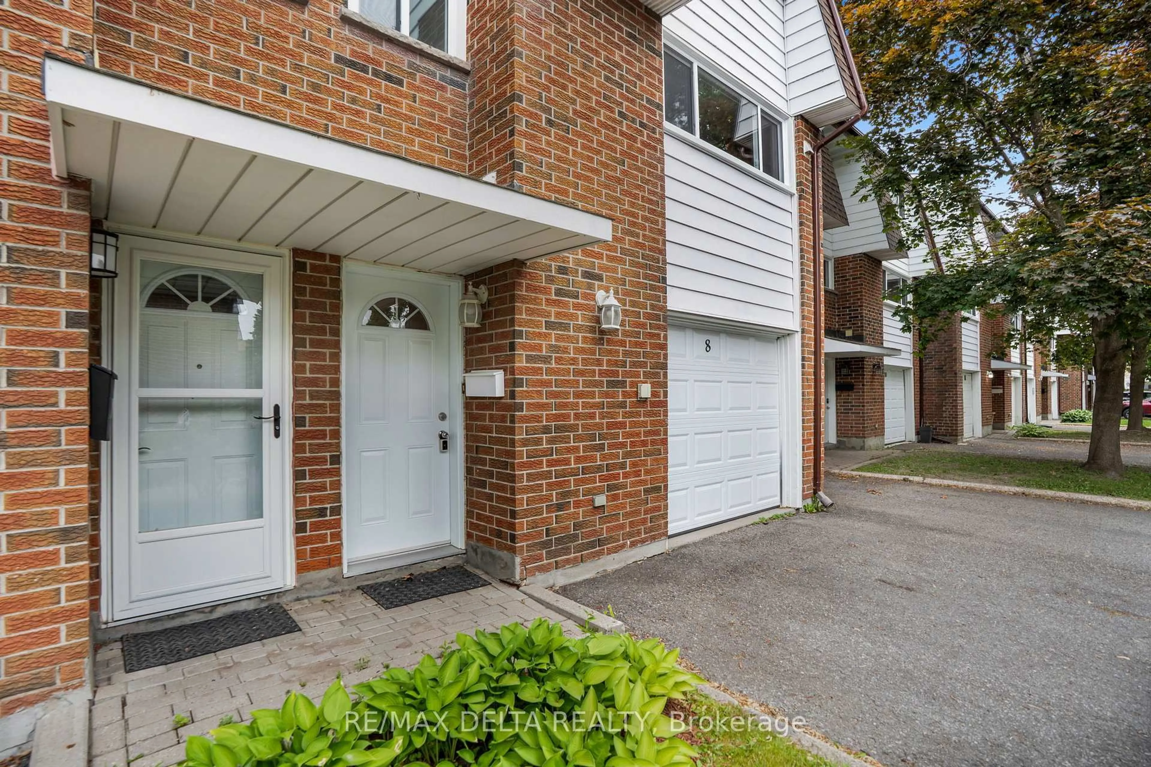 A pic from outside/outdoor area/front of a property/back of a property/a pic from drone, street for 2296 Orient Park Dr #8, Ottawa Ontario K1B 4N6