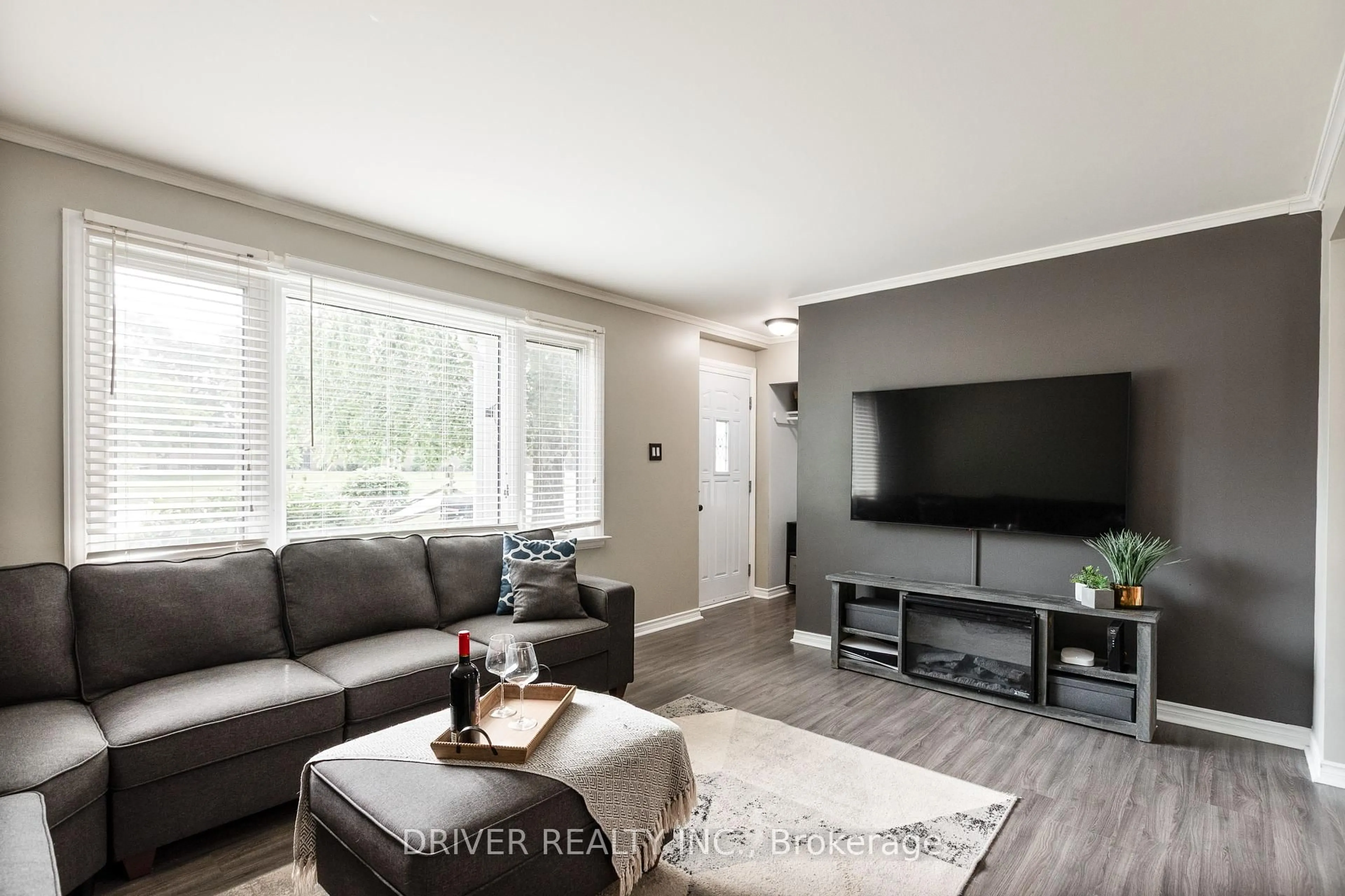 Living room with furniture, unknown for 64 Caverly Rd, Aylmer Ontario N5H 2P4