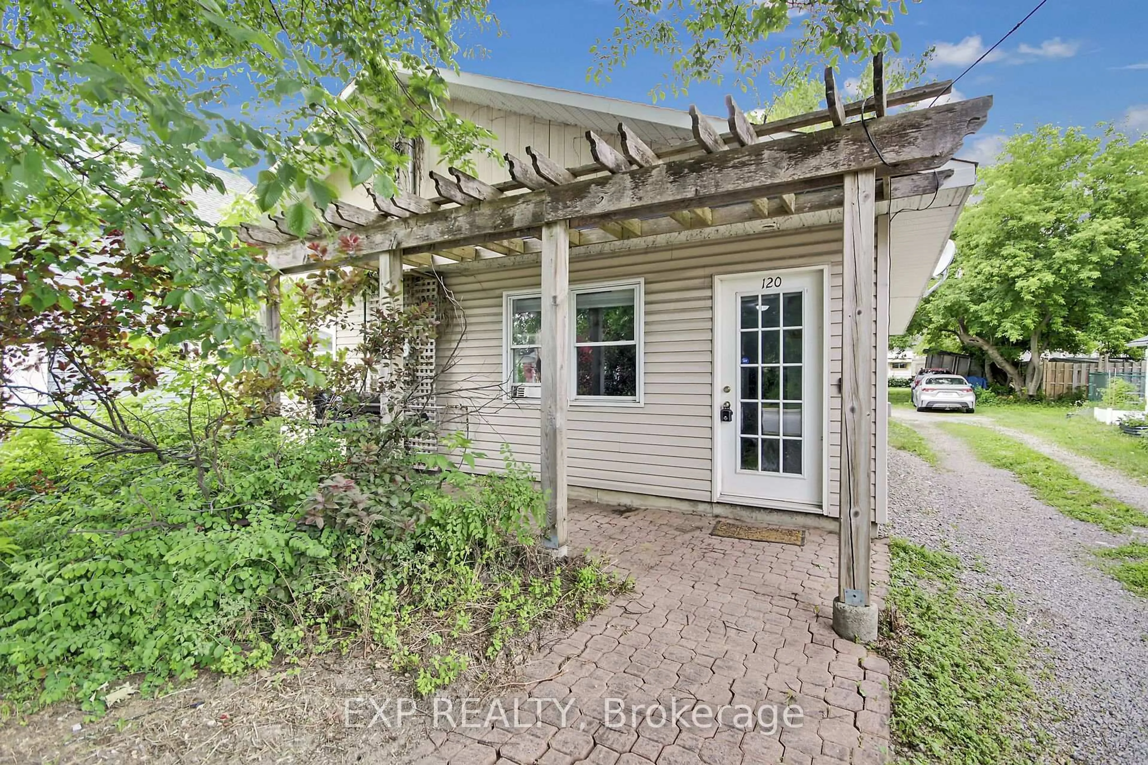 Unknown for 120 Main St, Almonte Ontario K0A 1A0