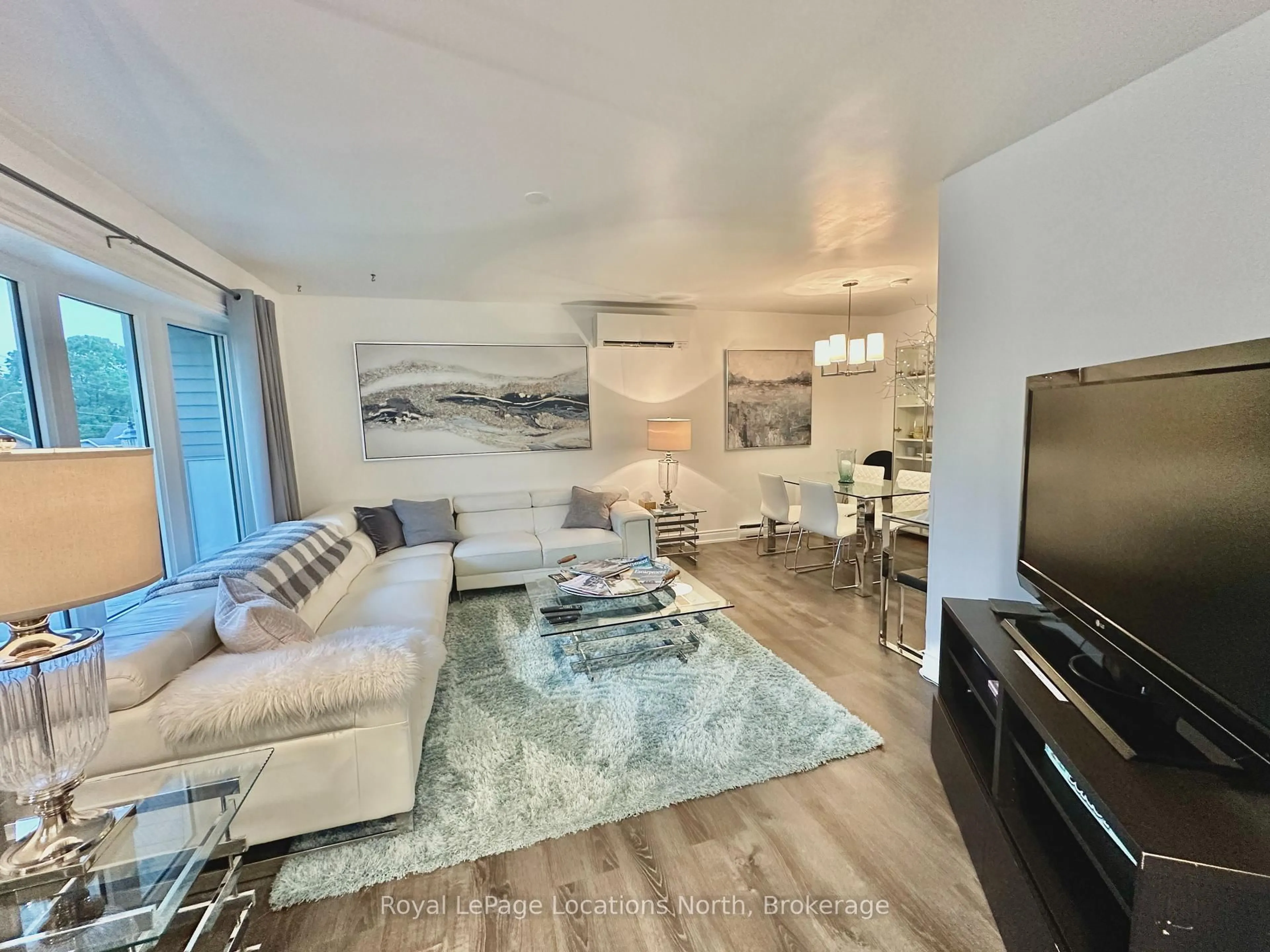Living room with furniture, unknown for 195 Aiken St, Meaford Ontario N4L 1B3