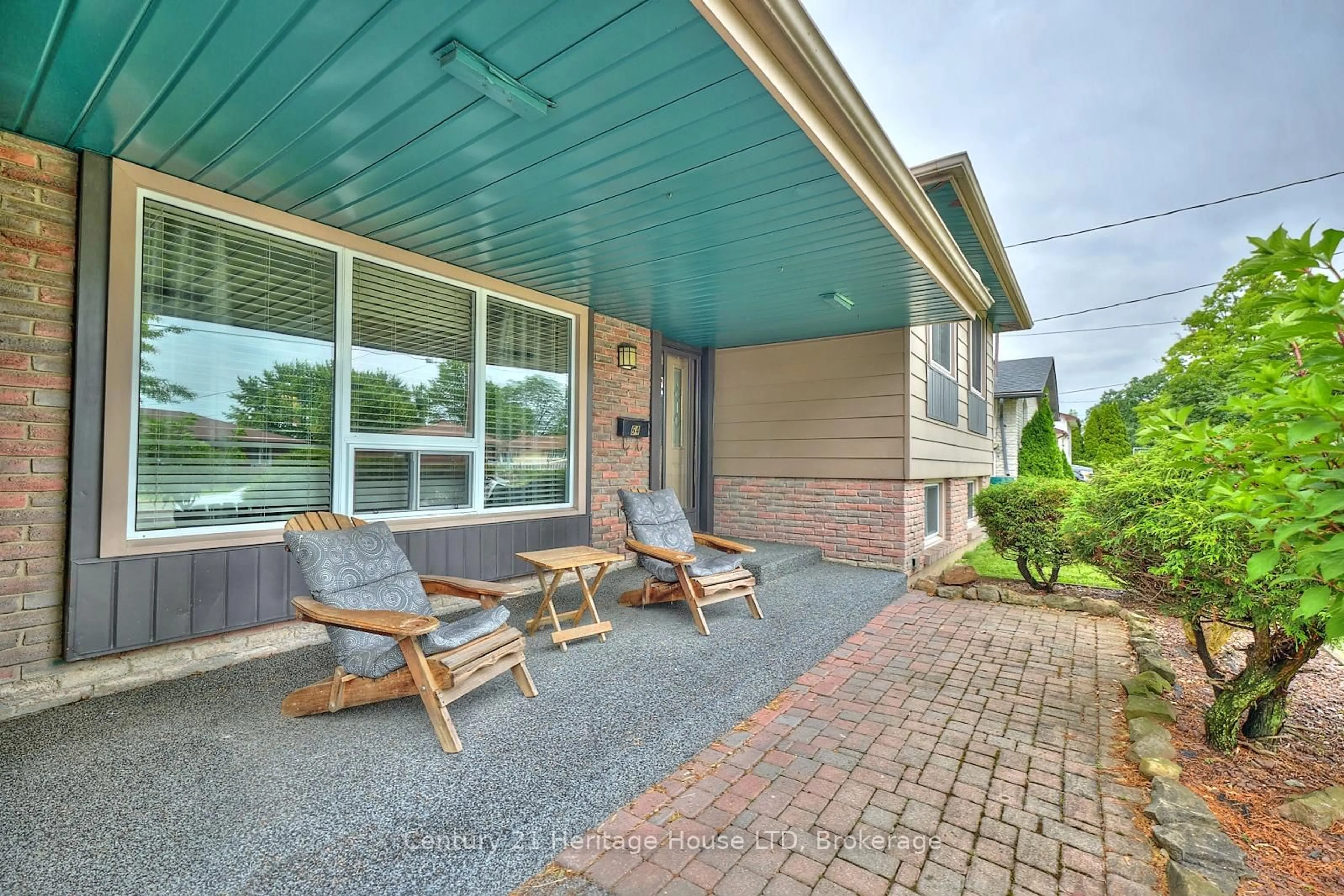 Patio, street for 64 Rockwood Ave, St. Catharines Ontario L2P 1E9
