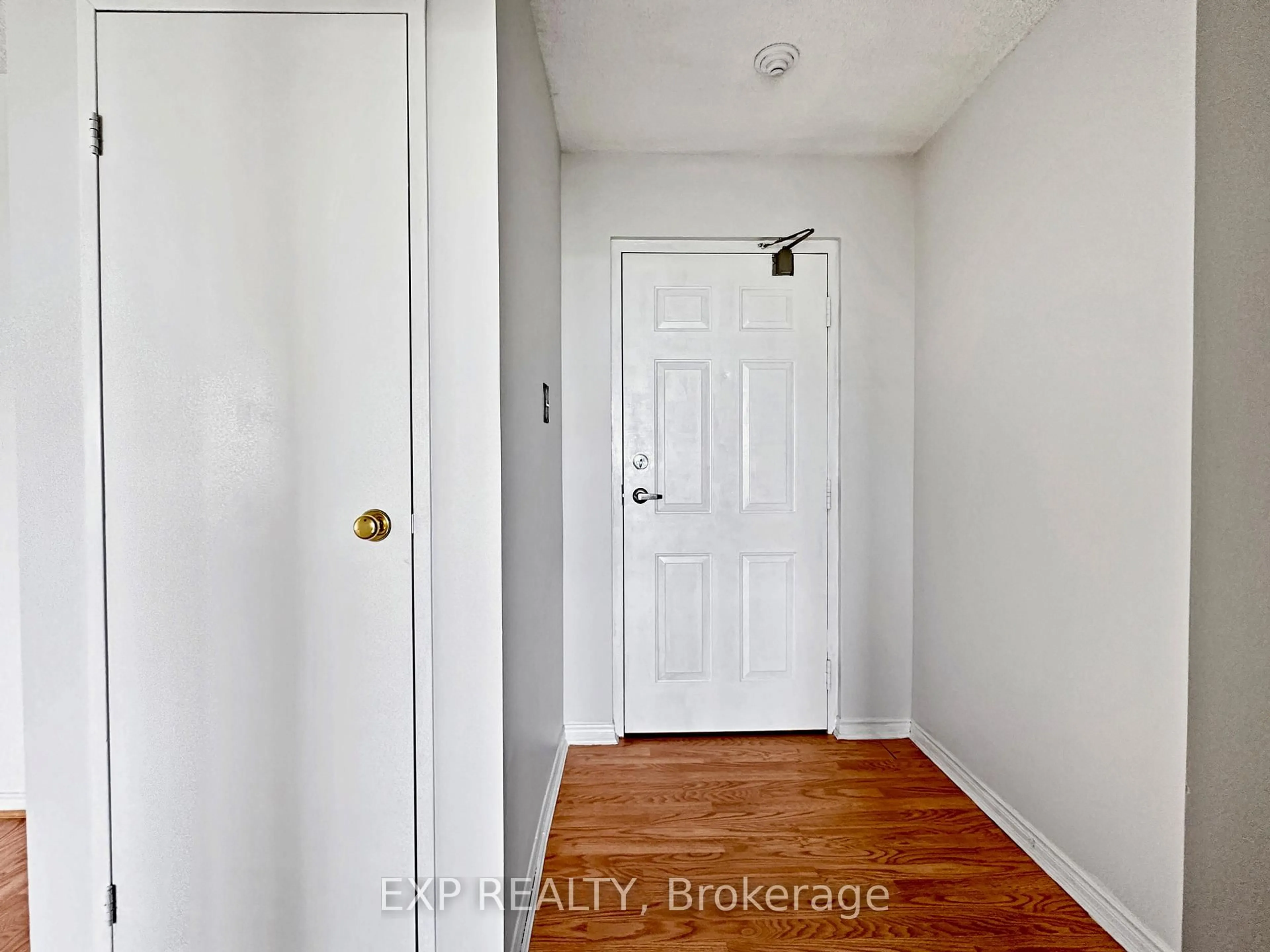 Indoor entryway for 1600 Adelaide St #611, London North Ontario N5X 3H6