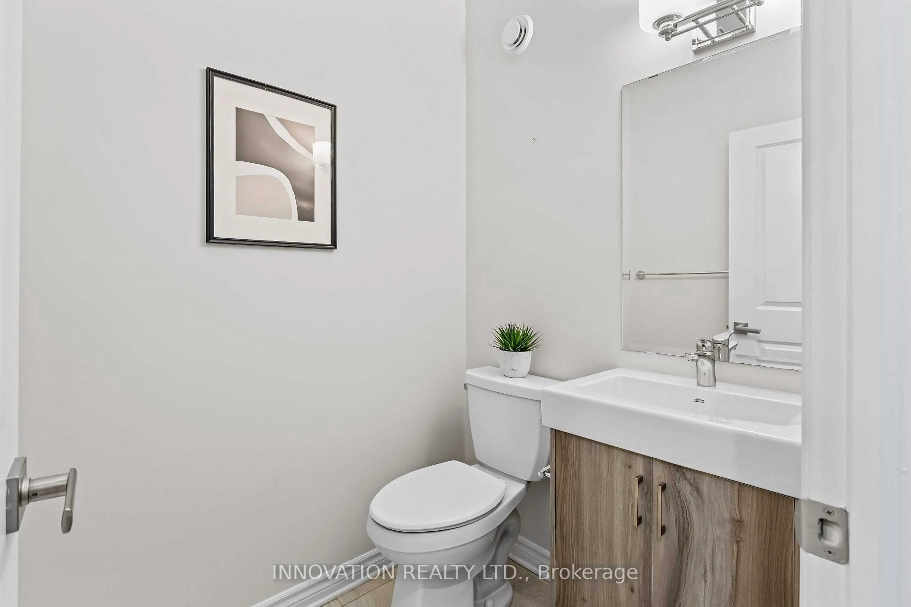 Standard bathroom, unknown for 908 Echinacea Row, Ottawa Ontario K2J 7A3