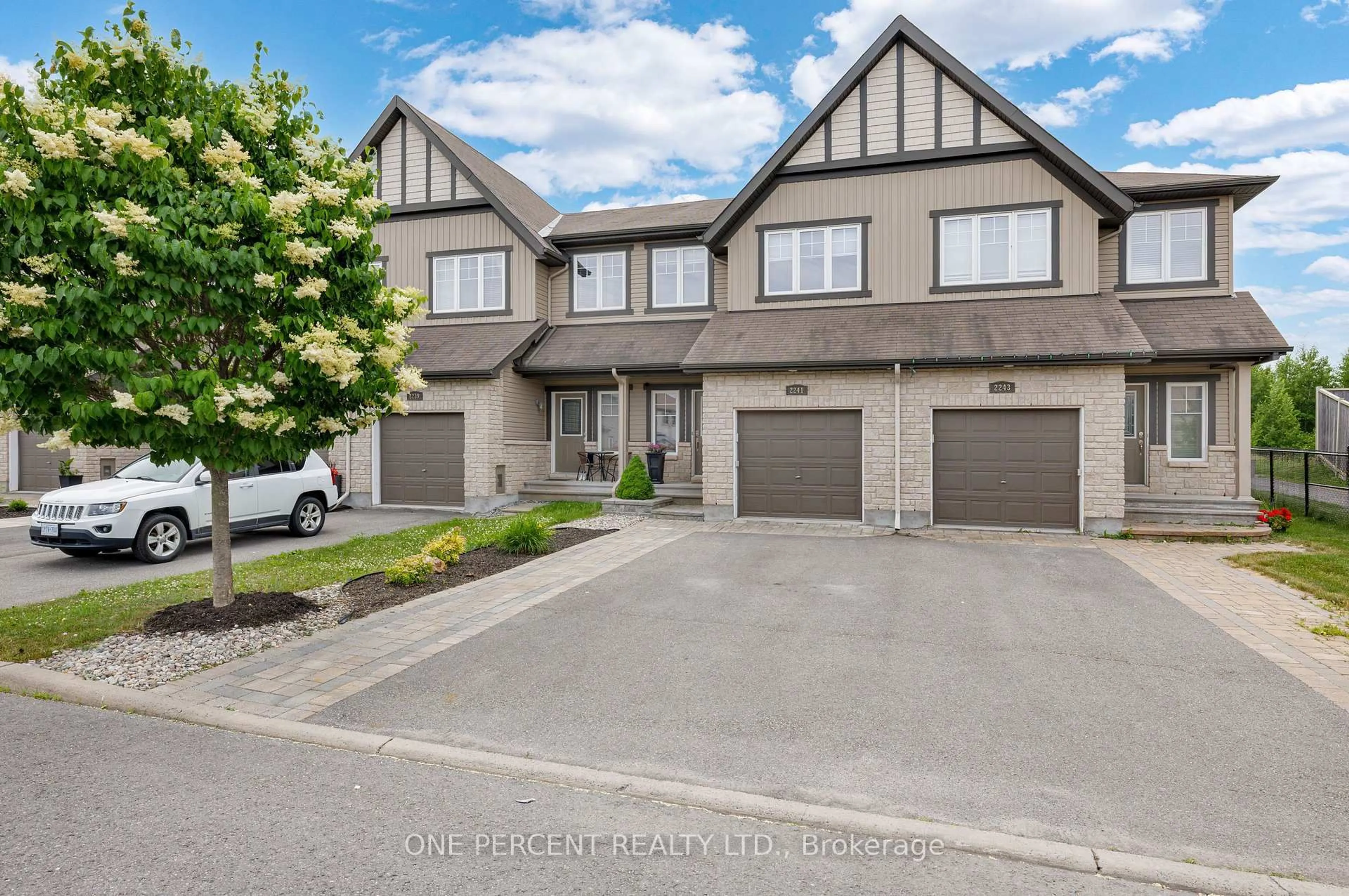 A pic from outside/outdoor area/front of a property/back of a property/a pic from drone, street for 2241 Descartes St, Orleans Ontario K4A 0W4