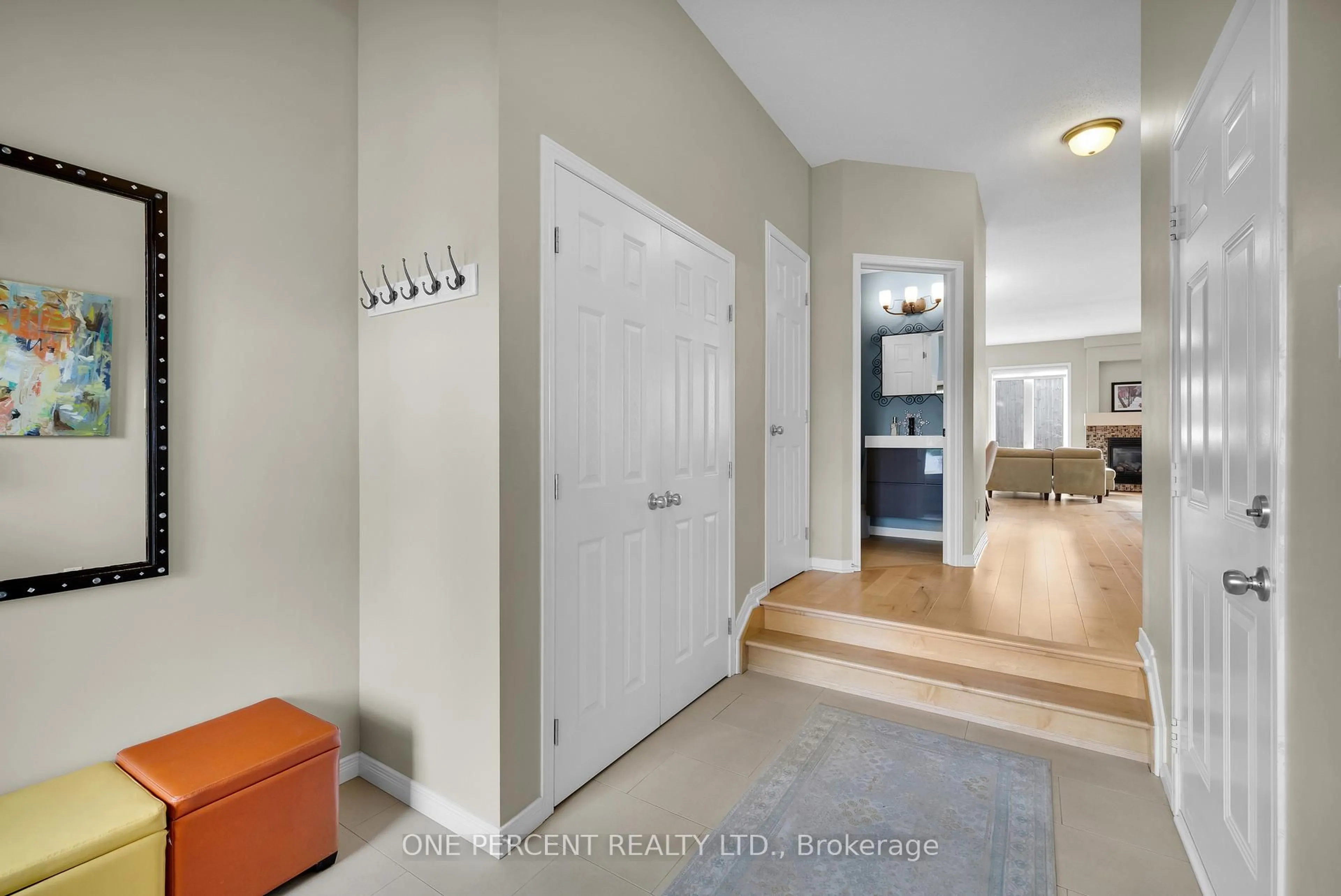 Indoor entryway for 2241 Descartes St, Orleans Ontario K4A 0W4