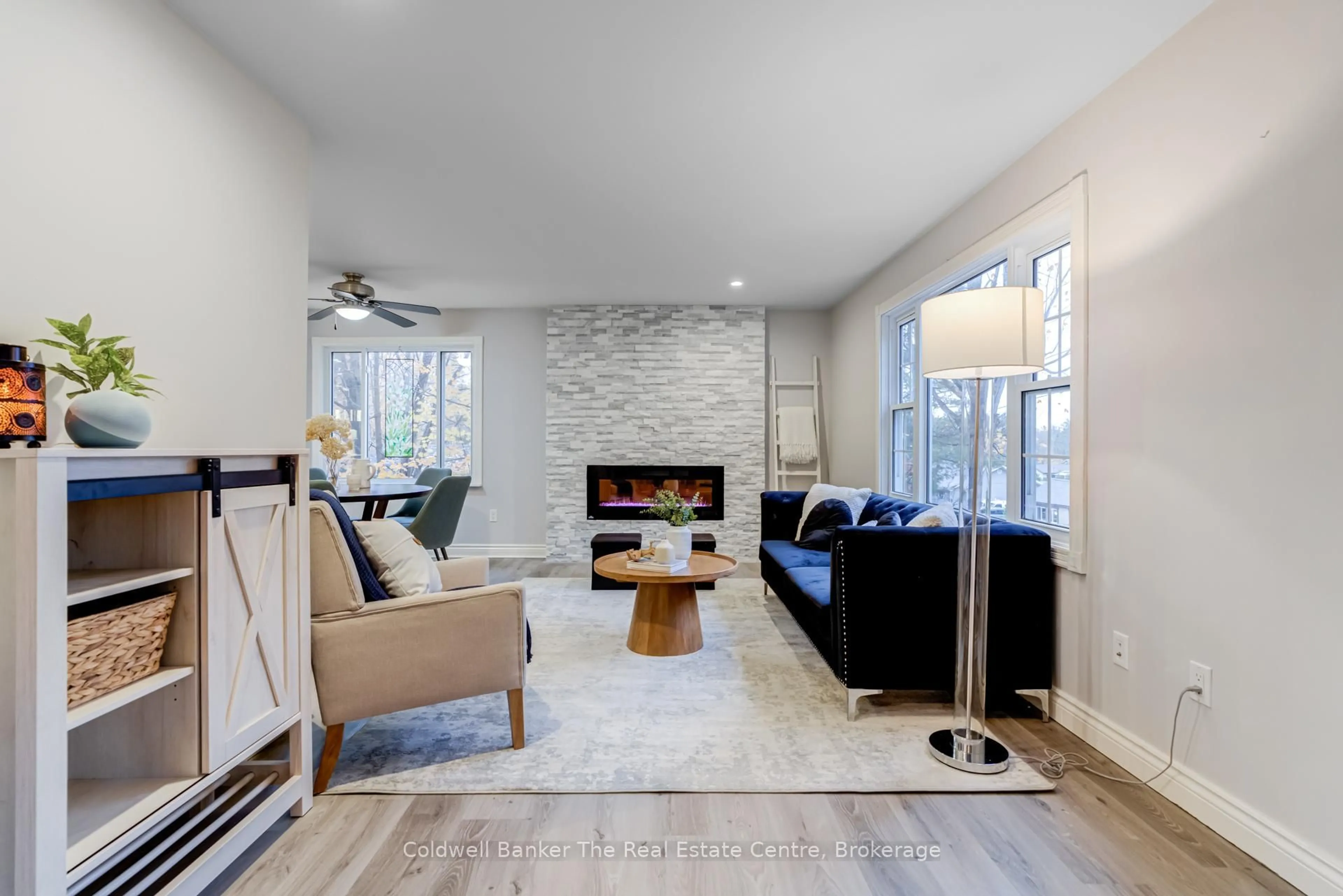 Living room with furniture, unknown for 280 Private St, Gravenhurst Ontario P1P 1R2