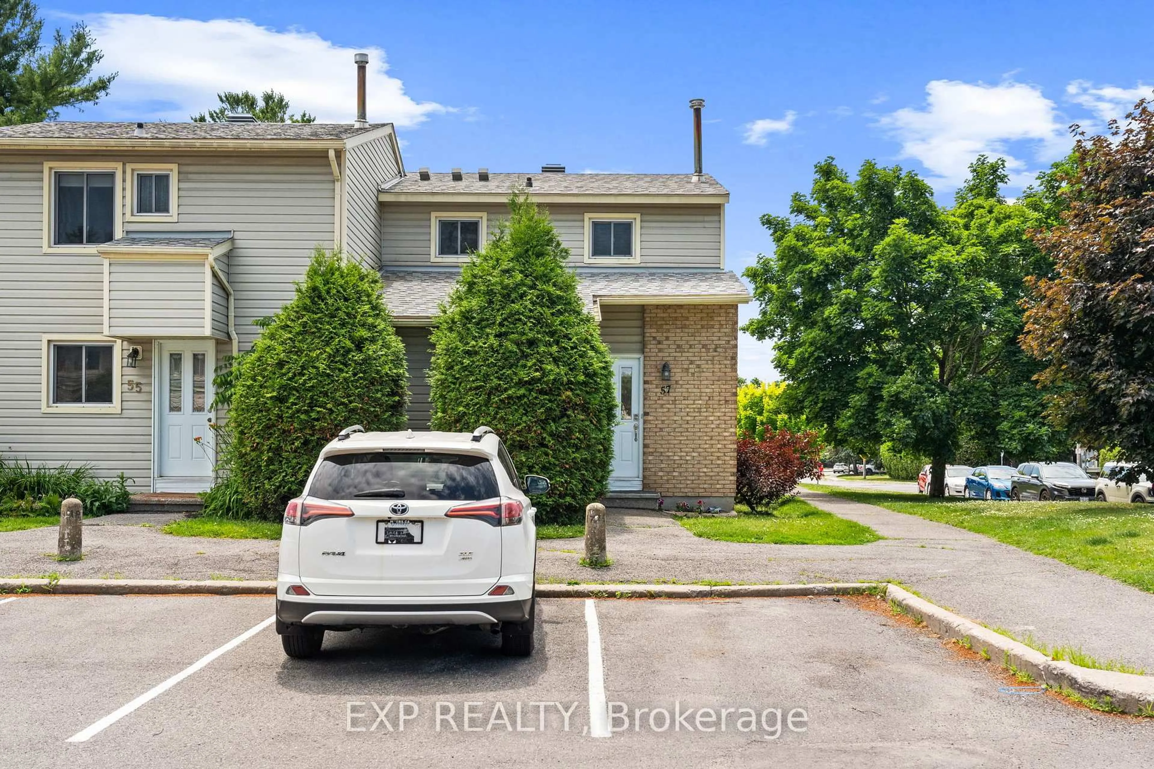 A pic from outside/outdoor area/front of a property/back of a property/a pic from drone, street for 57 Malvern Dr, Ottawa Ontario K2J 1M8
