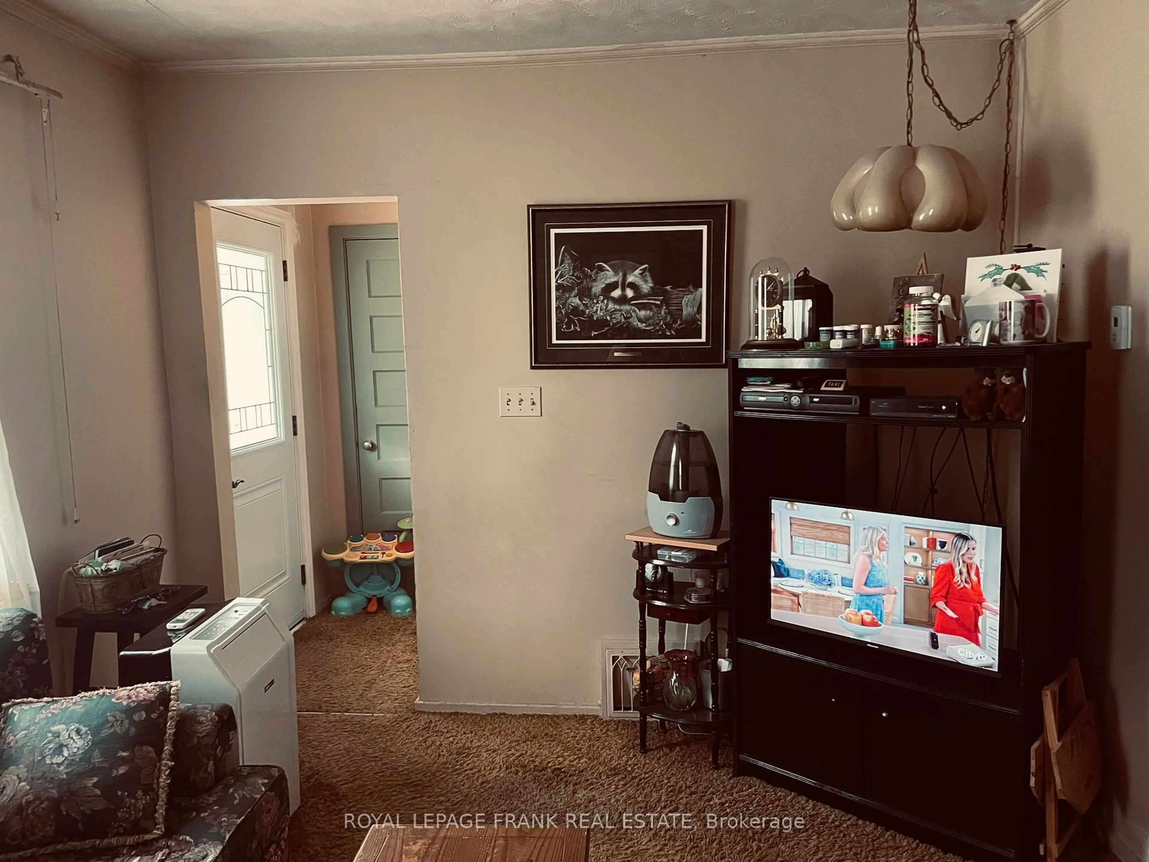 A pic of a room for 541 McKellar St, Peterborough South Ontario K9J 1R1