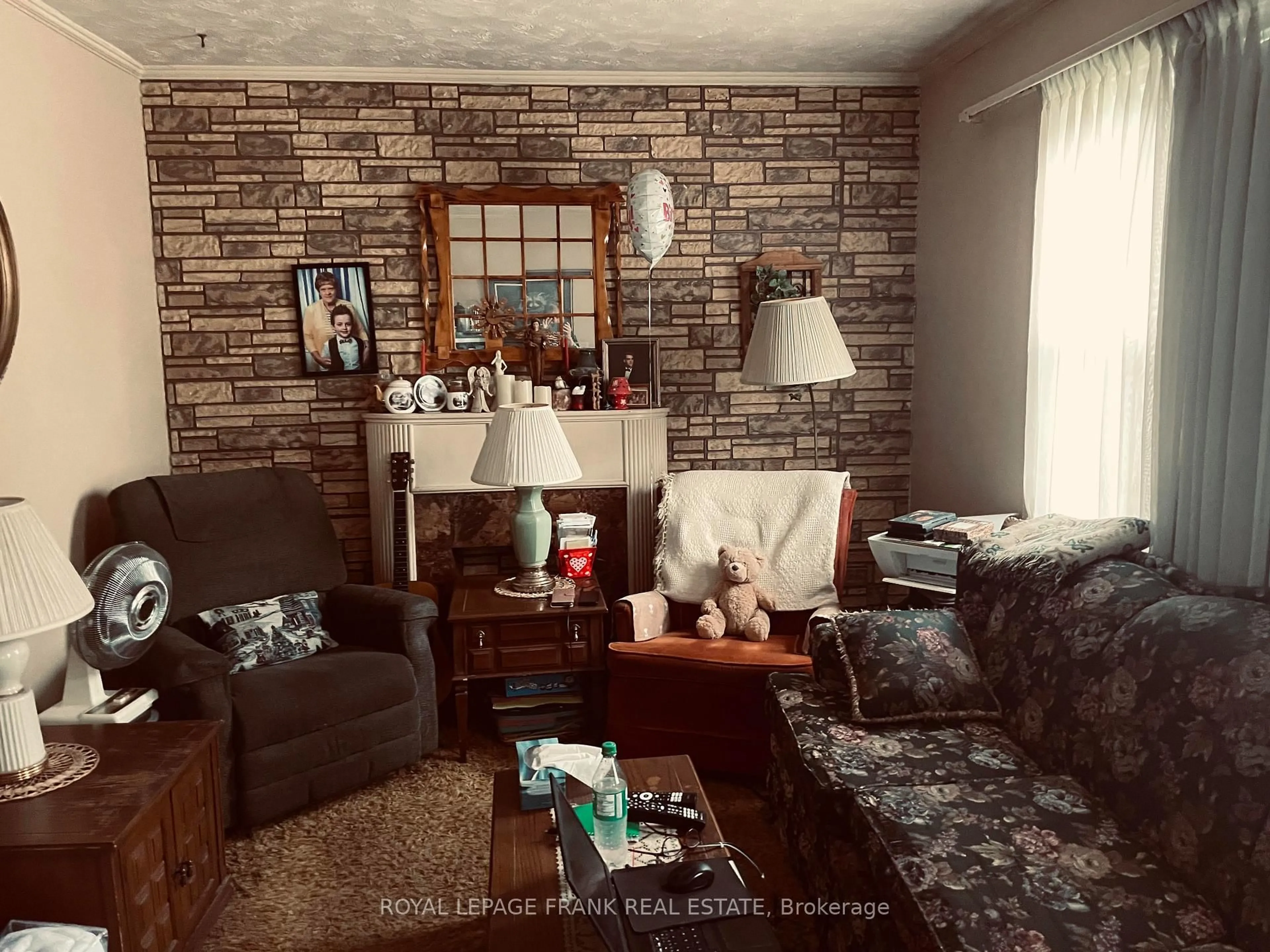 Living room with furniture, unknown for 541 McKellar St, Peterborough South Ontario K9J 1R1