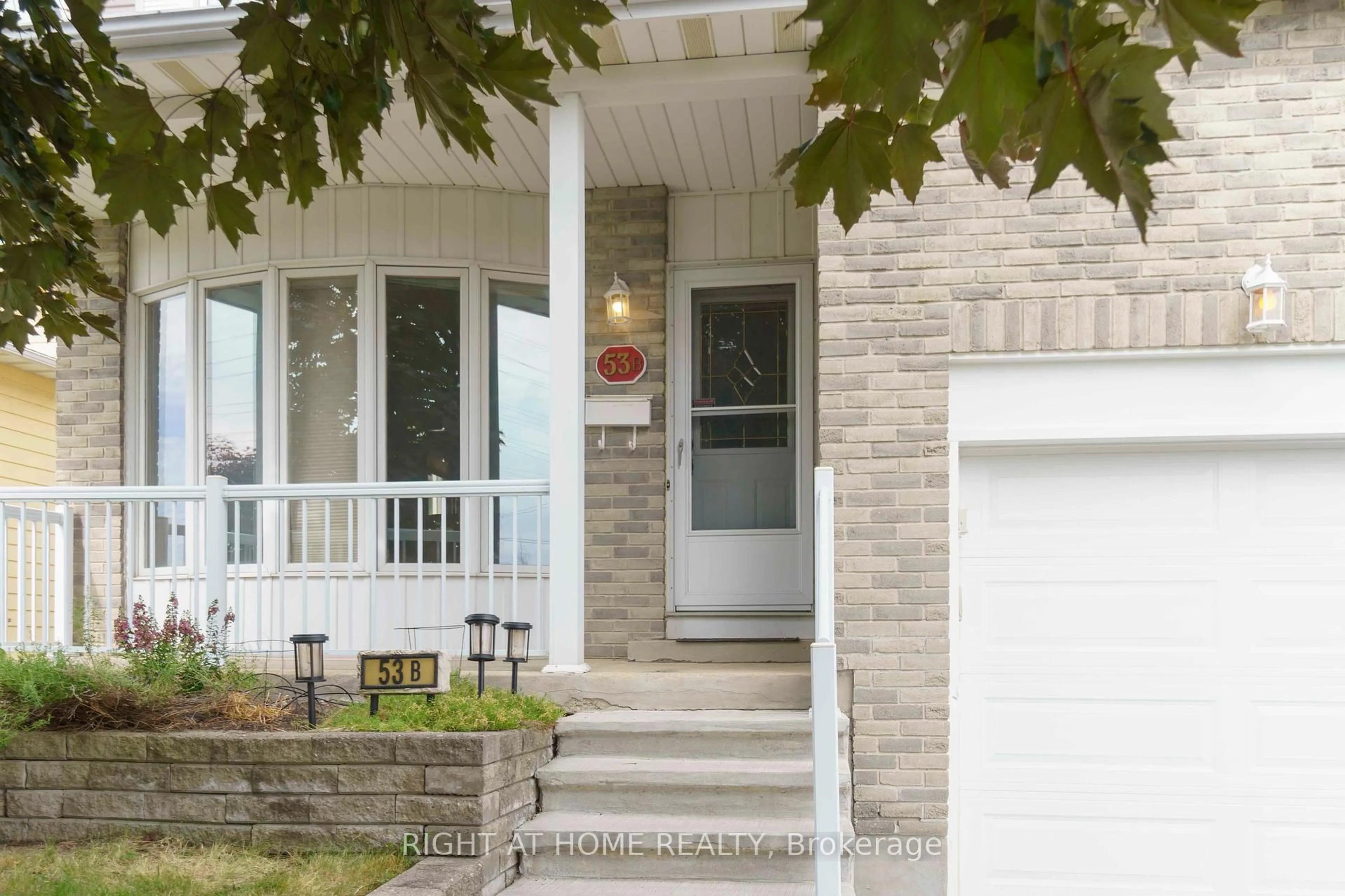 Unknown for 53B TAUVETTE St, Ottawa Ontario K1B 3A2