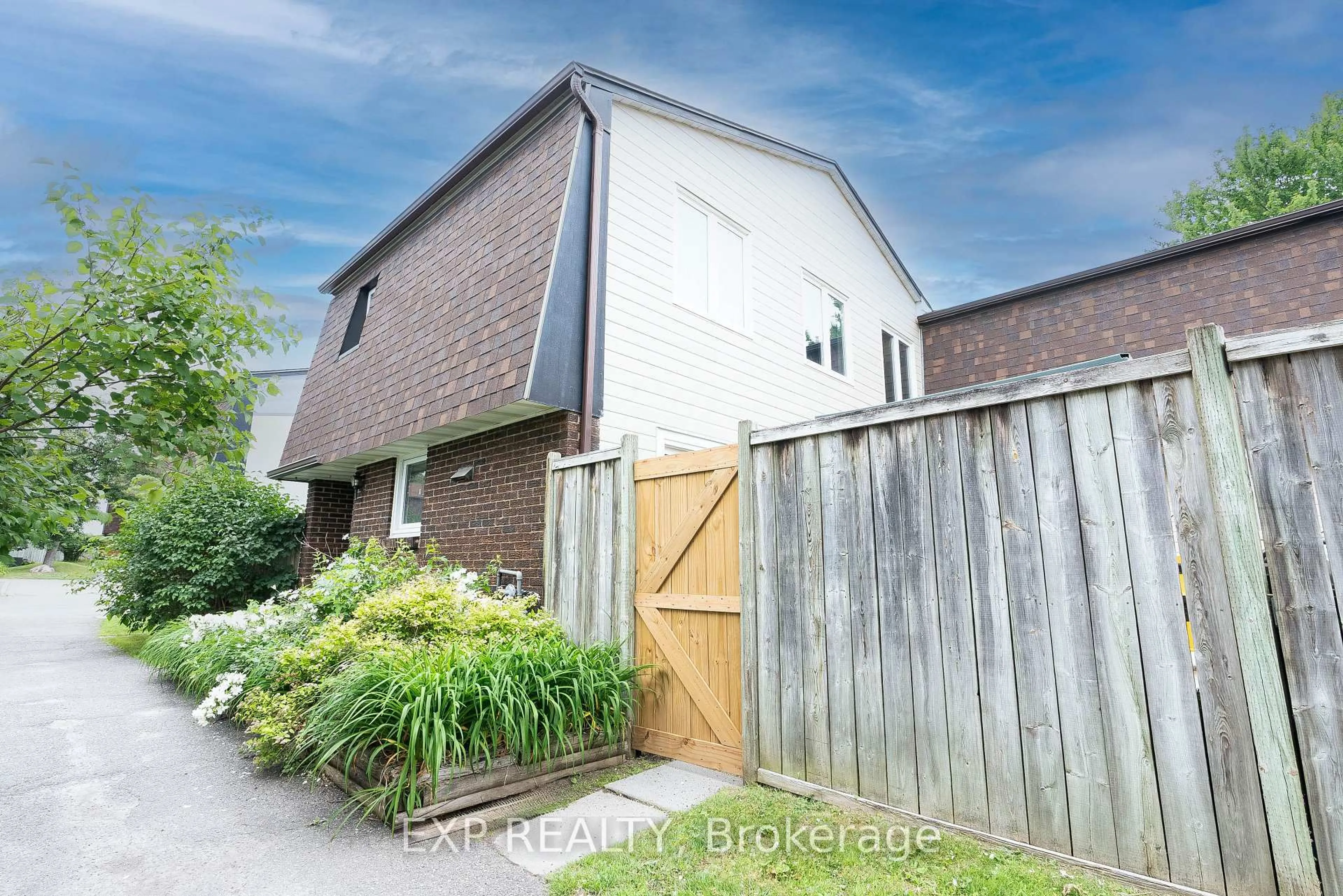 A pic from outside/outdoor area/front of a property/back of a property/a pic from drone, street for 3691 Albion Rd #75, Ottawa Ontario K1T 1P2