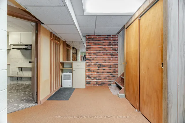 Additional image 17 of 121 Manning Ave