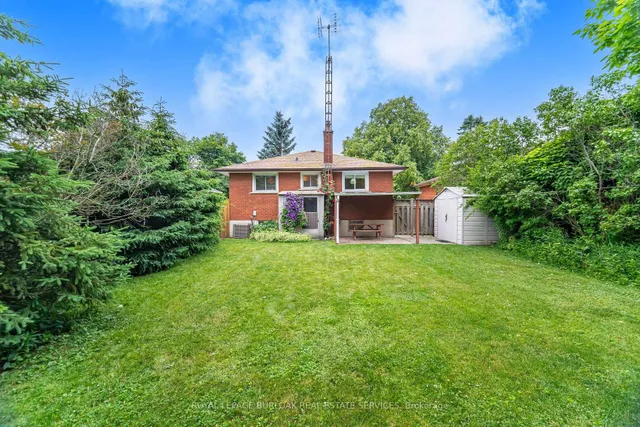 Primary image of 121 Manning Ave