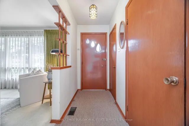 Additional image 44 of 121 Manning Ave