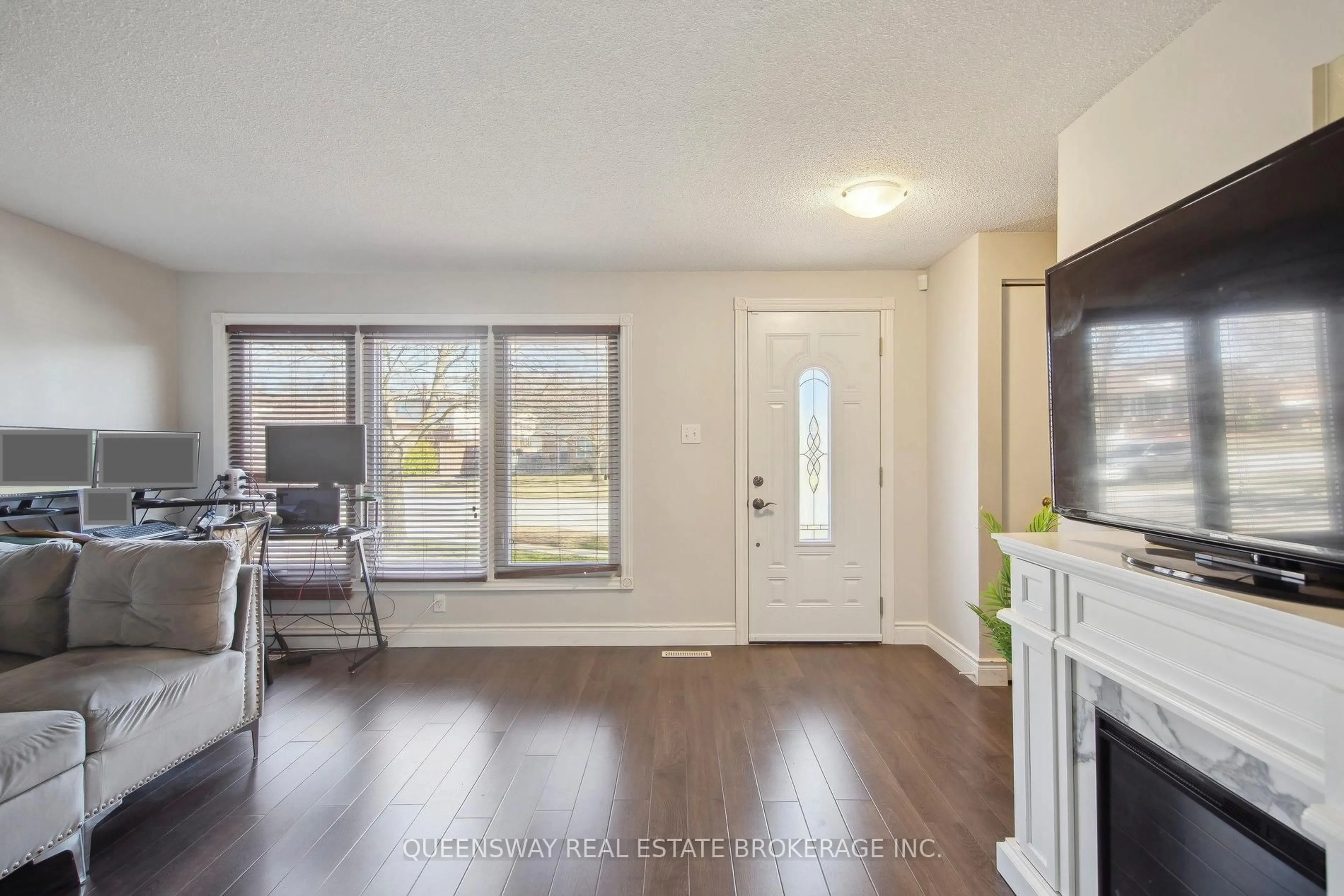 Unknown for 150 Hillmer Rd, Cambridge Ontario N1R 6N8