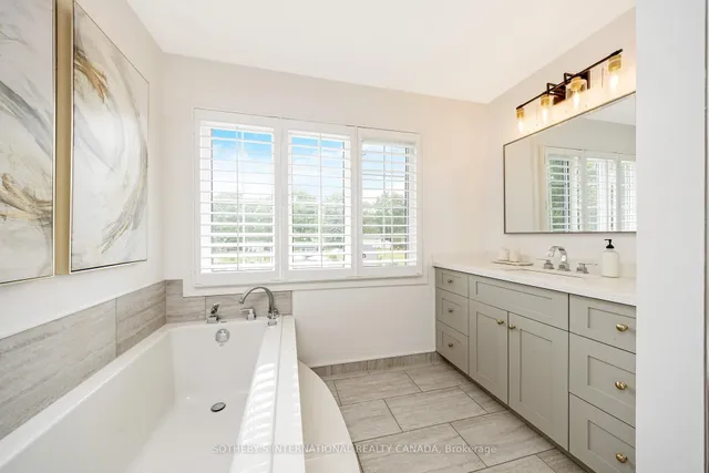 Additional property image - 10 Meander Clse