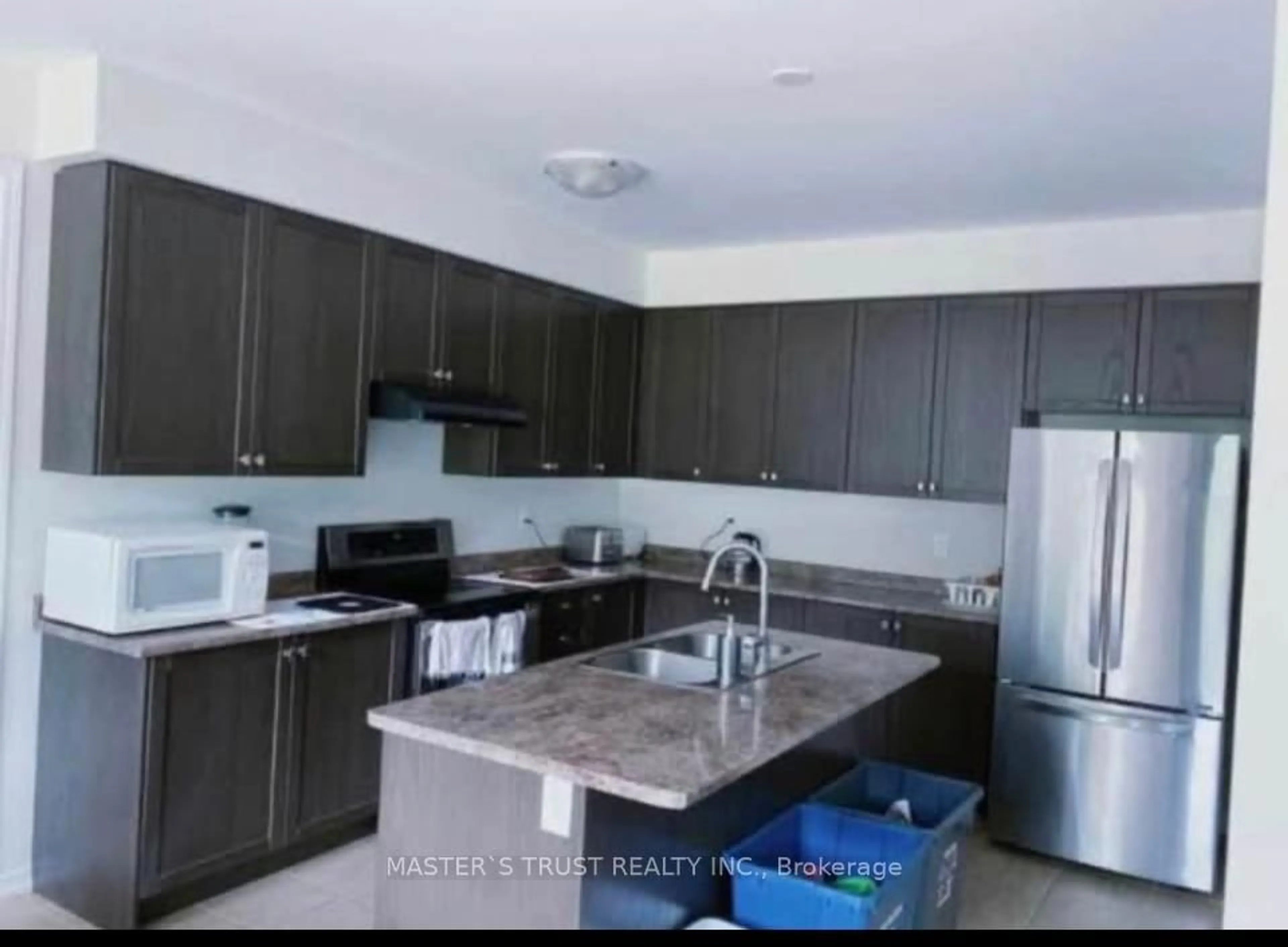 Open concept kitchen, unknown for 7672 Tupelo Cres, Niagara Falls Ontario L2H 3S1