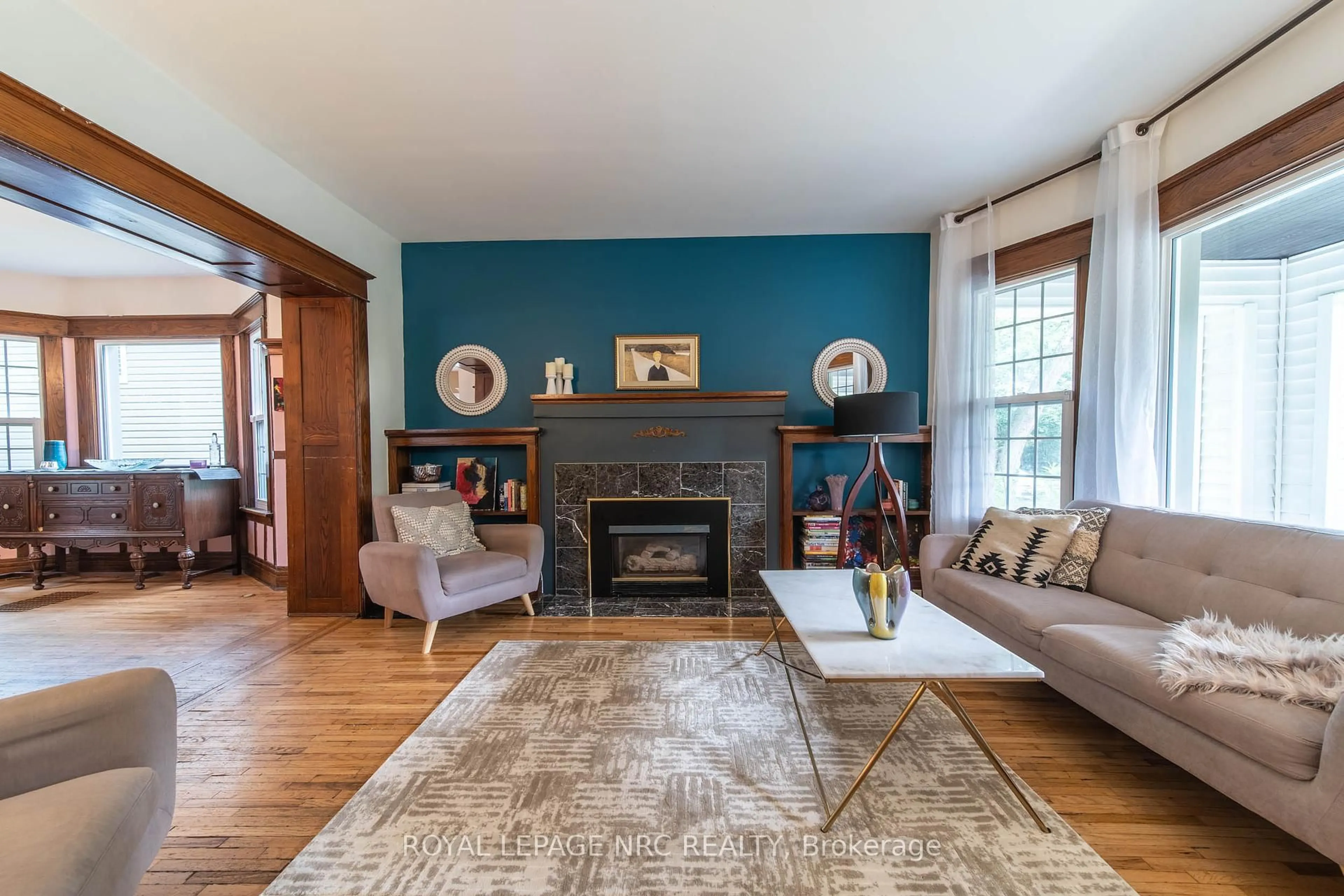 Living room with furniture, unknown for 6274 Pine Grove Ave, Niagara Falls Ontario L2G 4J3