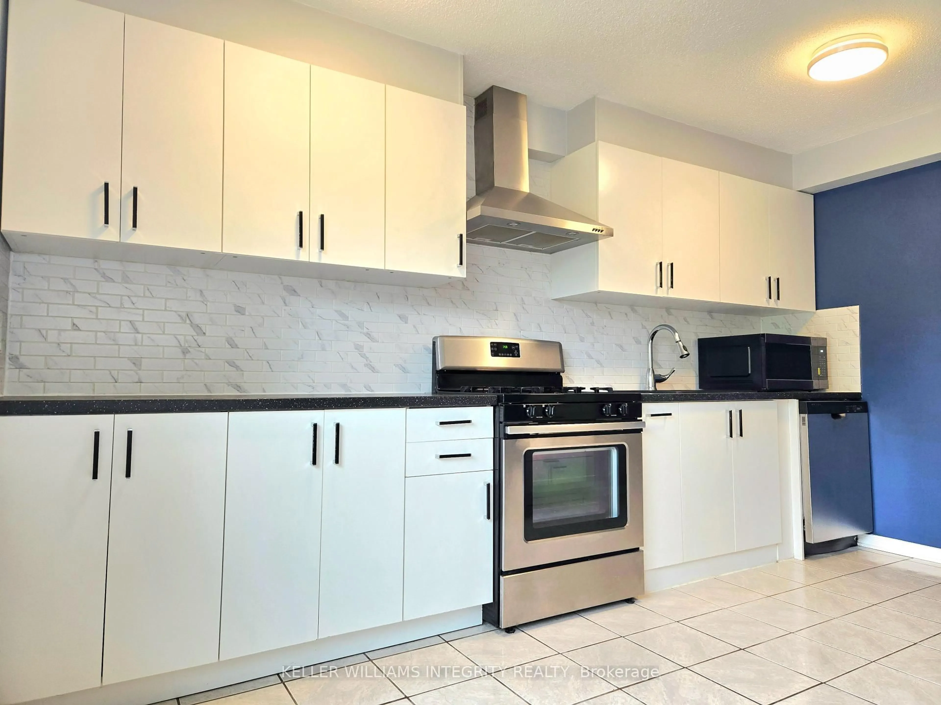 Standard kitchen, ceramic/tile floor for 2270 Cotters Cres #218, Ottawa Ontario K1V 8Y6