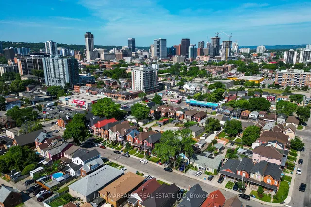 Primary image of 189 West Ave