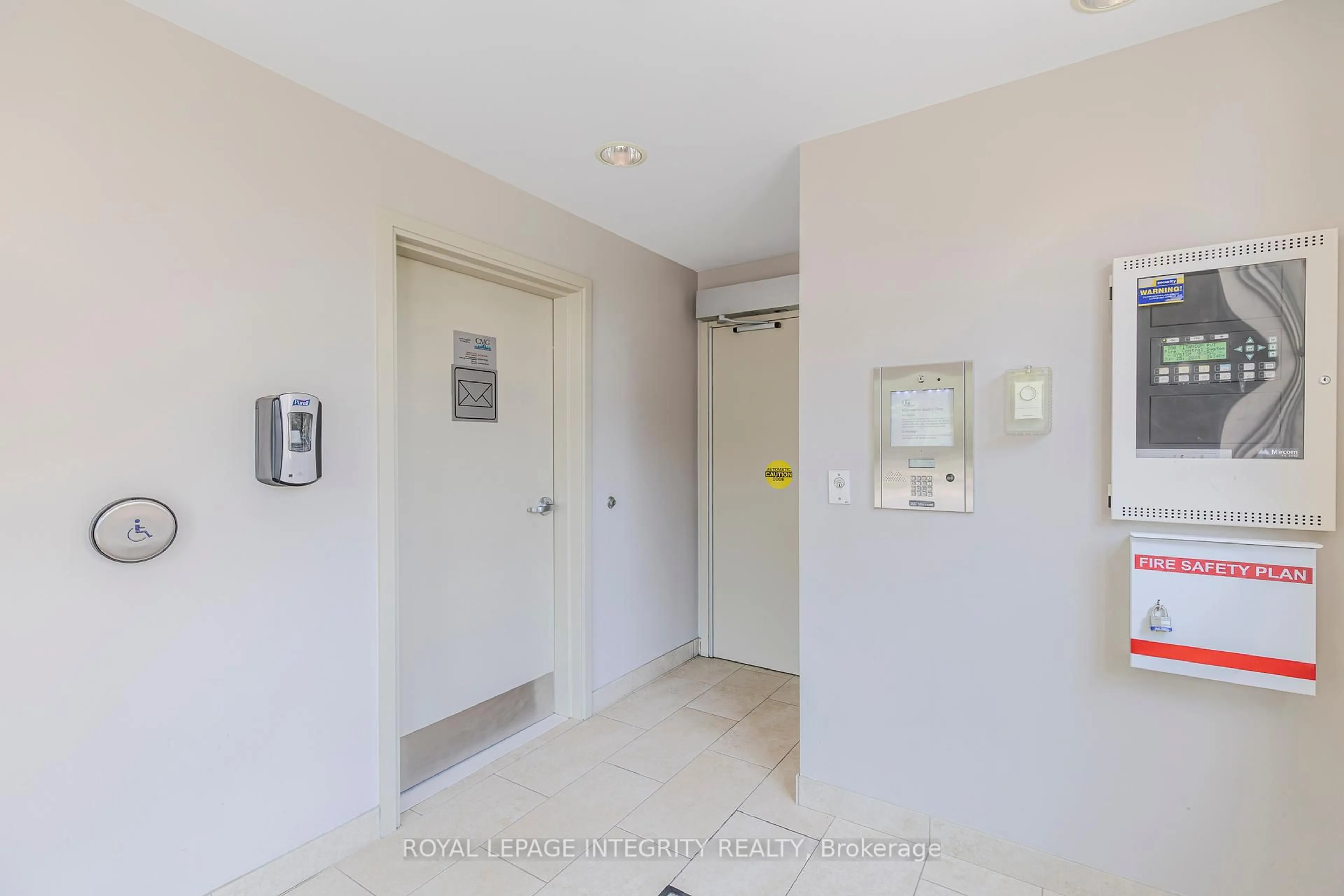 Indoor foyer for 200 Titanium Private #205, Orleans Ontario K1C 0B9