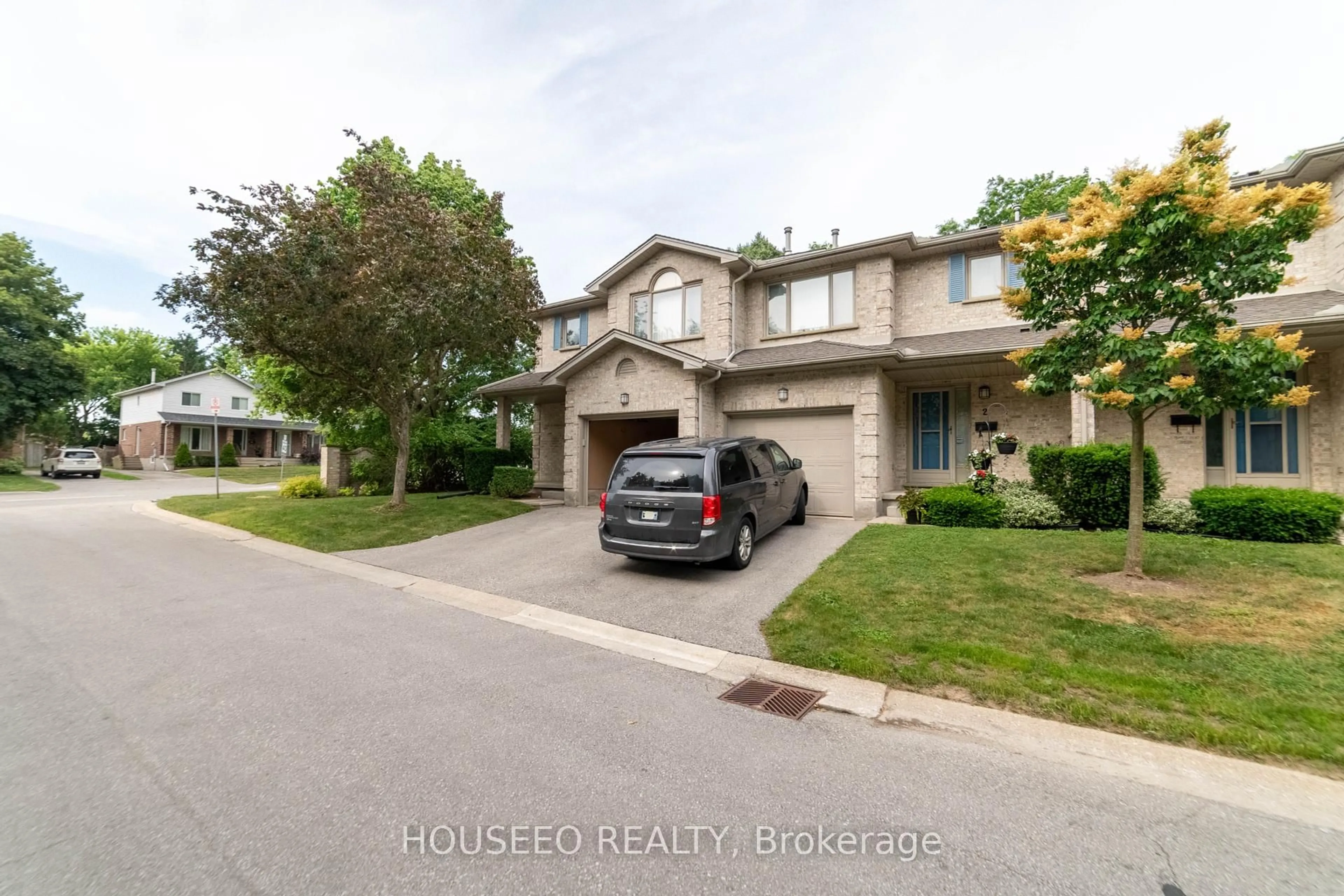 A pic from outside/outdoor area/front of a property/back of a property/a pic from drone, street for 155 Killarney Rd #1, London North Ontario N5X 3X8