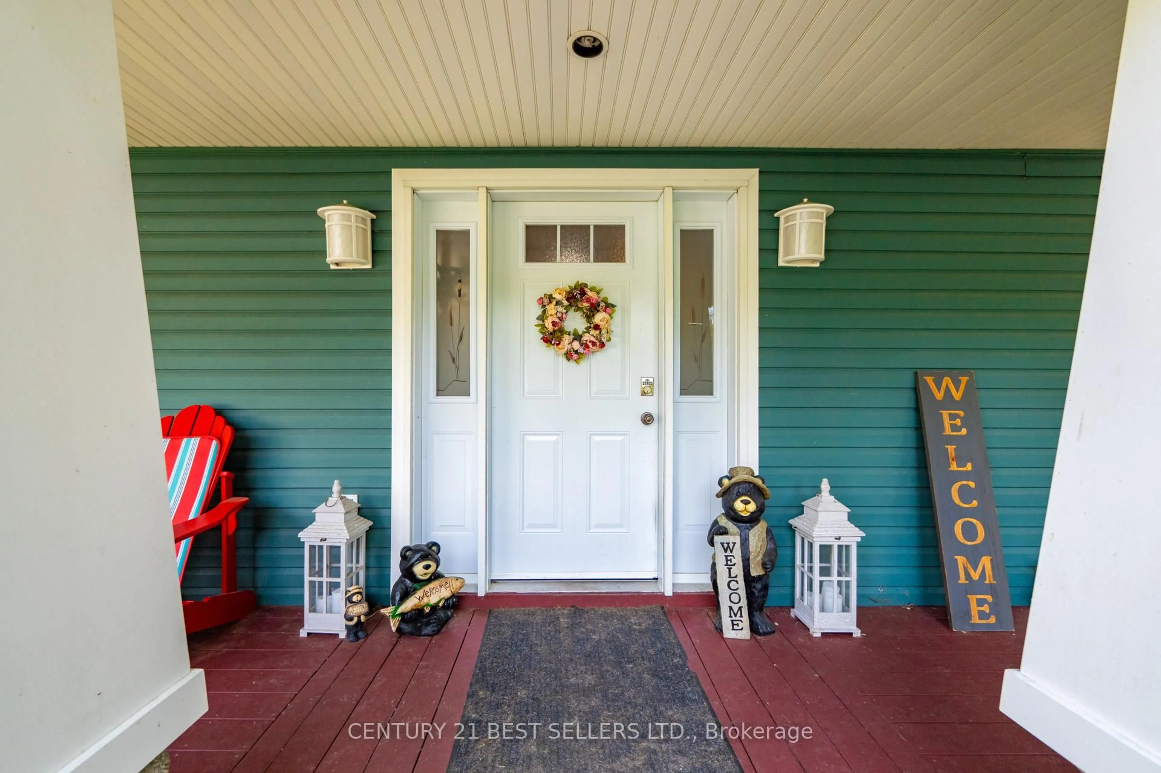 Indoor entryway for 1622 Houseys Rapids Rd, Gravenhurst Ontario P1P 1R3