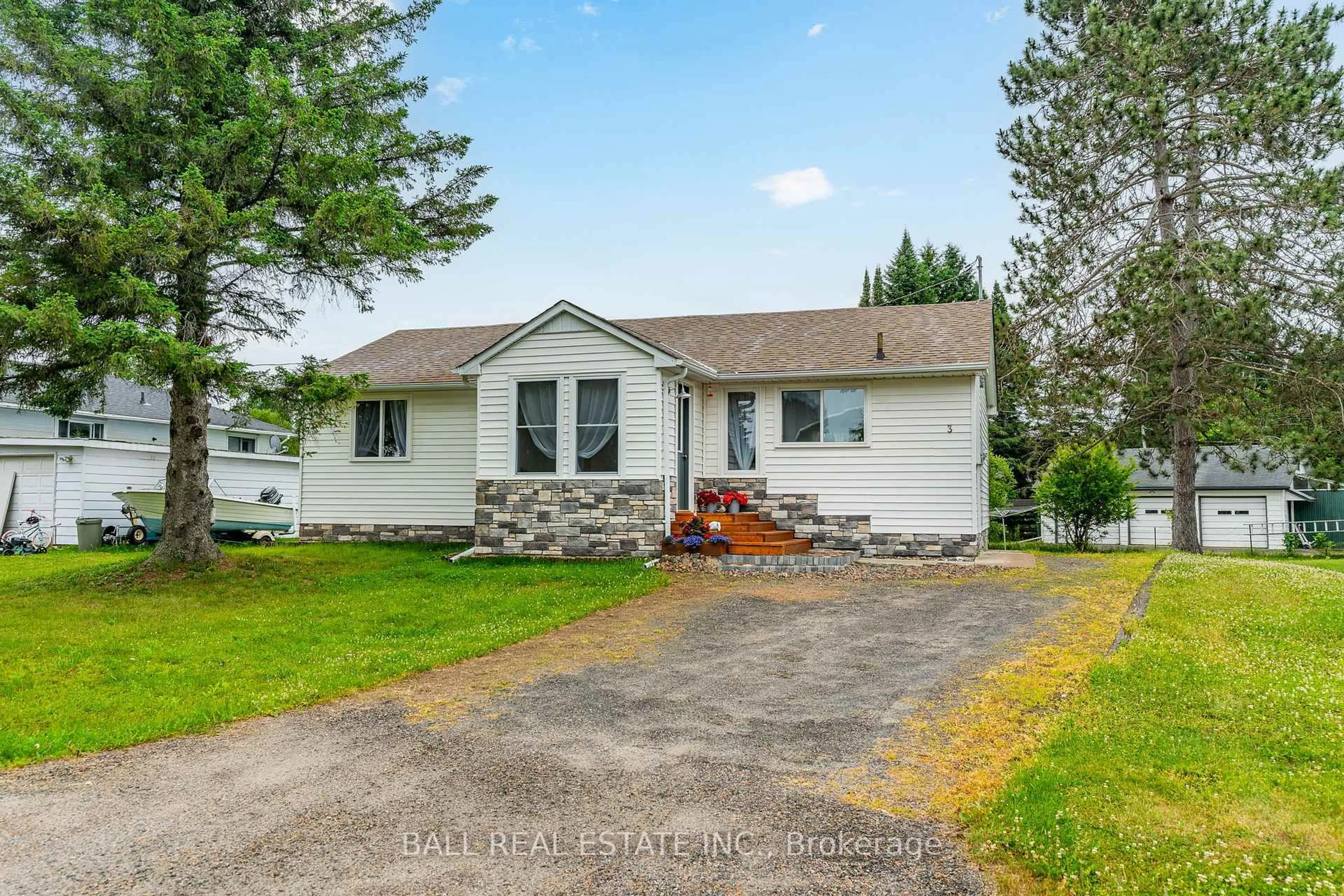 Unknown for 3 Larch St, Highlands East Ontario K0L 1M0