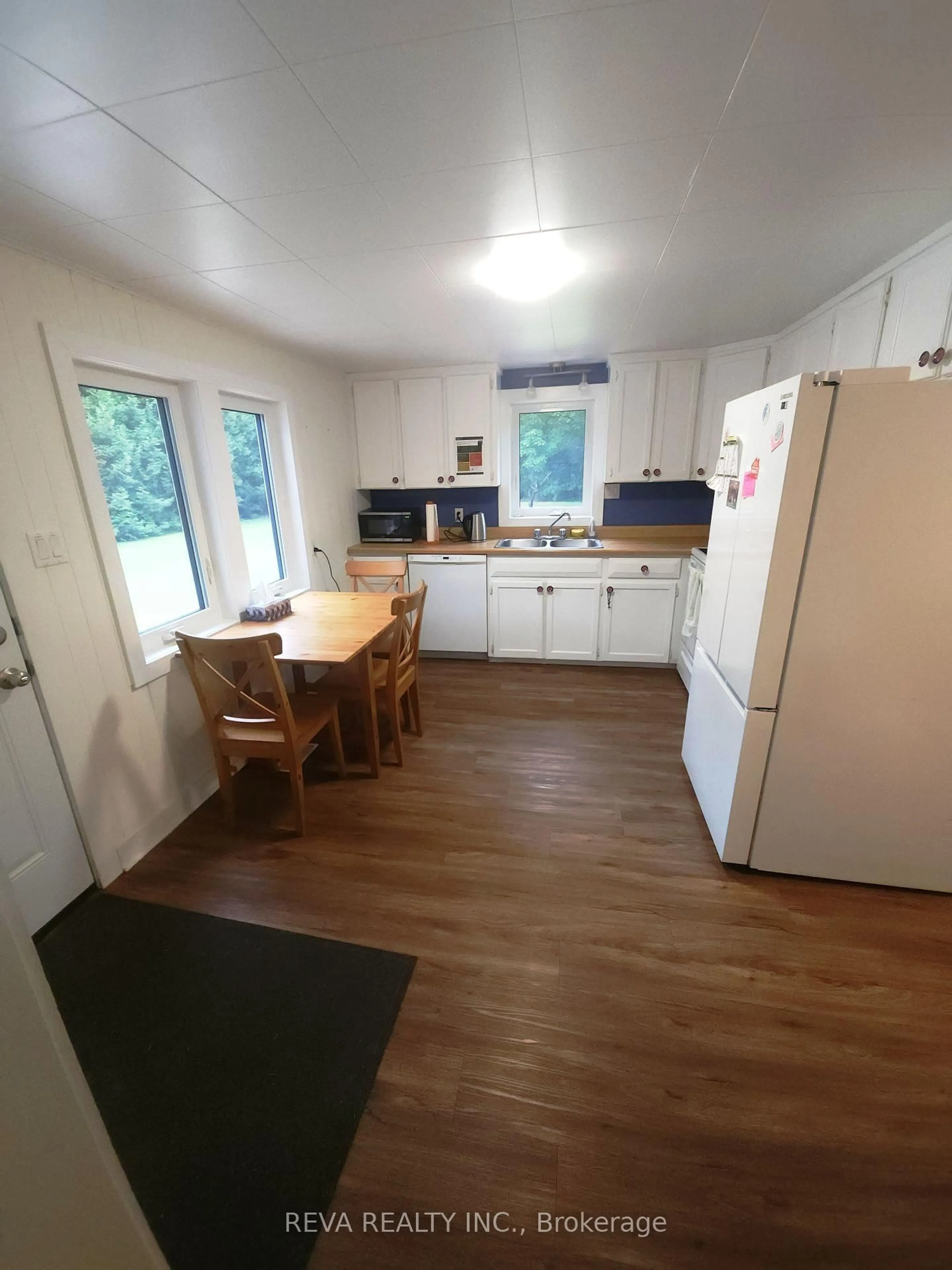 Standard kitchen, unknown for 15615 Hwy 35 Highway, Algonquin Highlands Ontario K0M 1J2