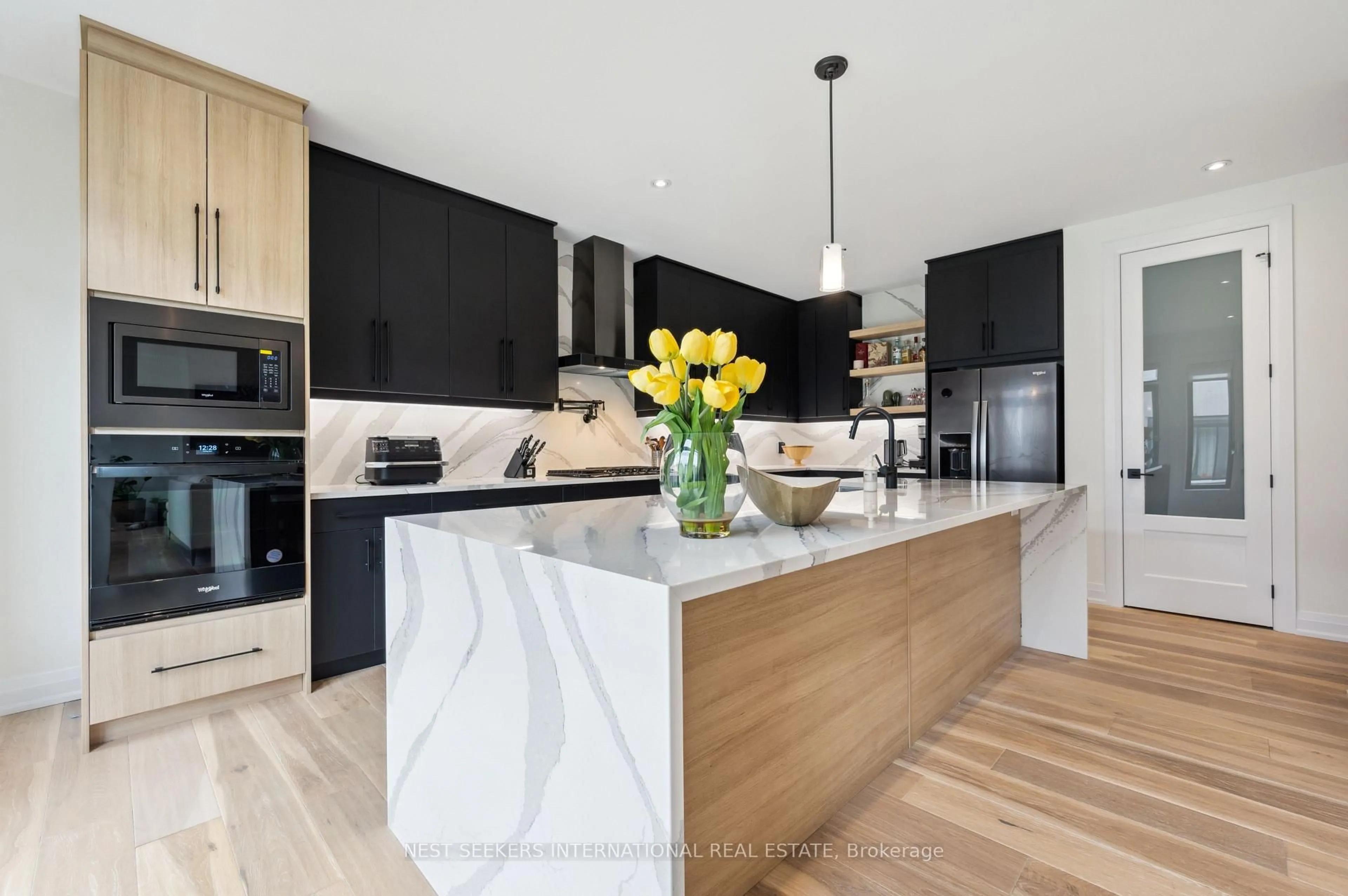 Contemporary kitchen, wood/laminate floor for 166 Shaded Creek Dr, Kitchener Ontario N2P 0K7