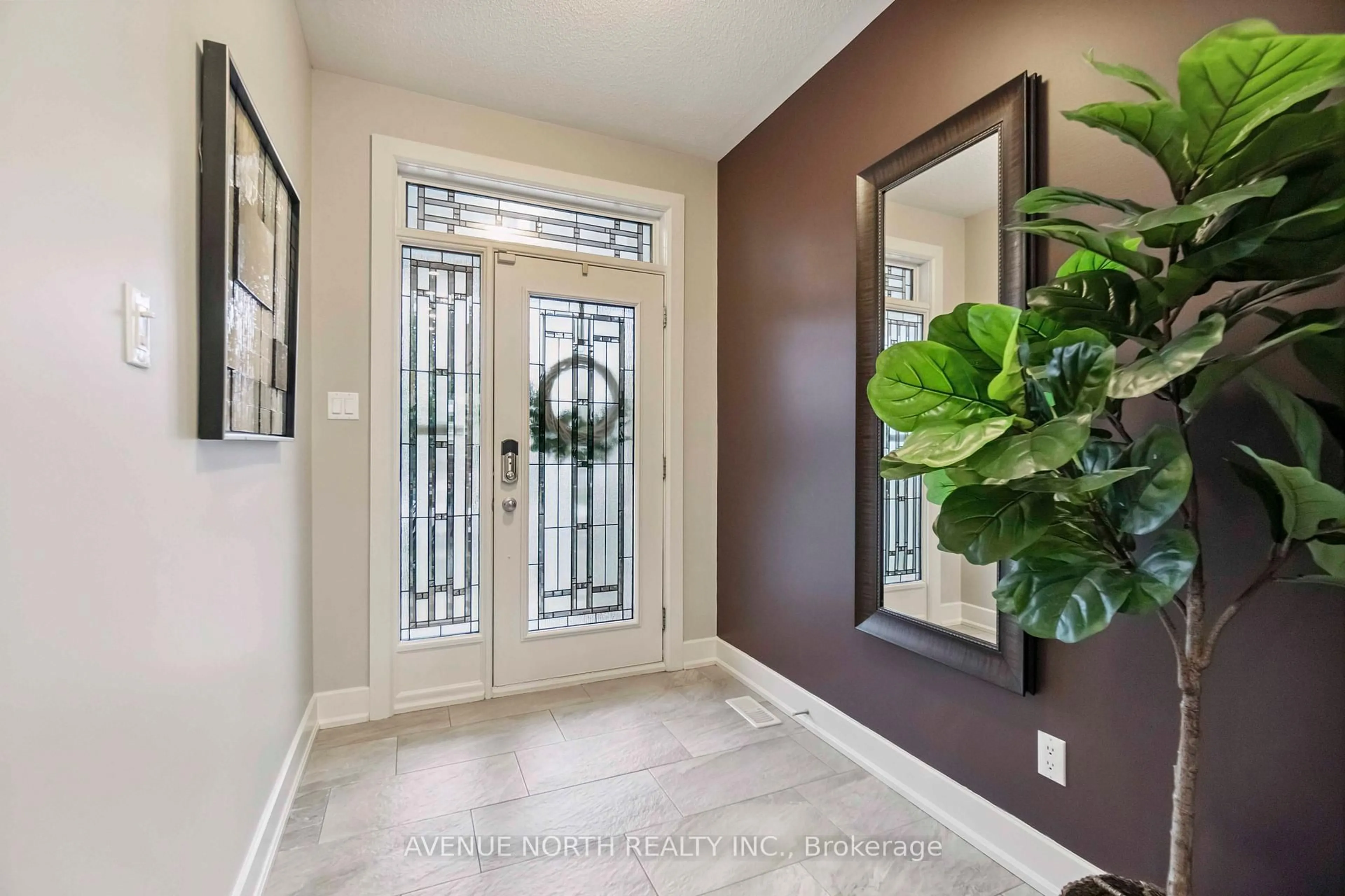 Indoor entryway for 718 BUNCHBERRY Way, Ottawa Ontario K1T 0J8