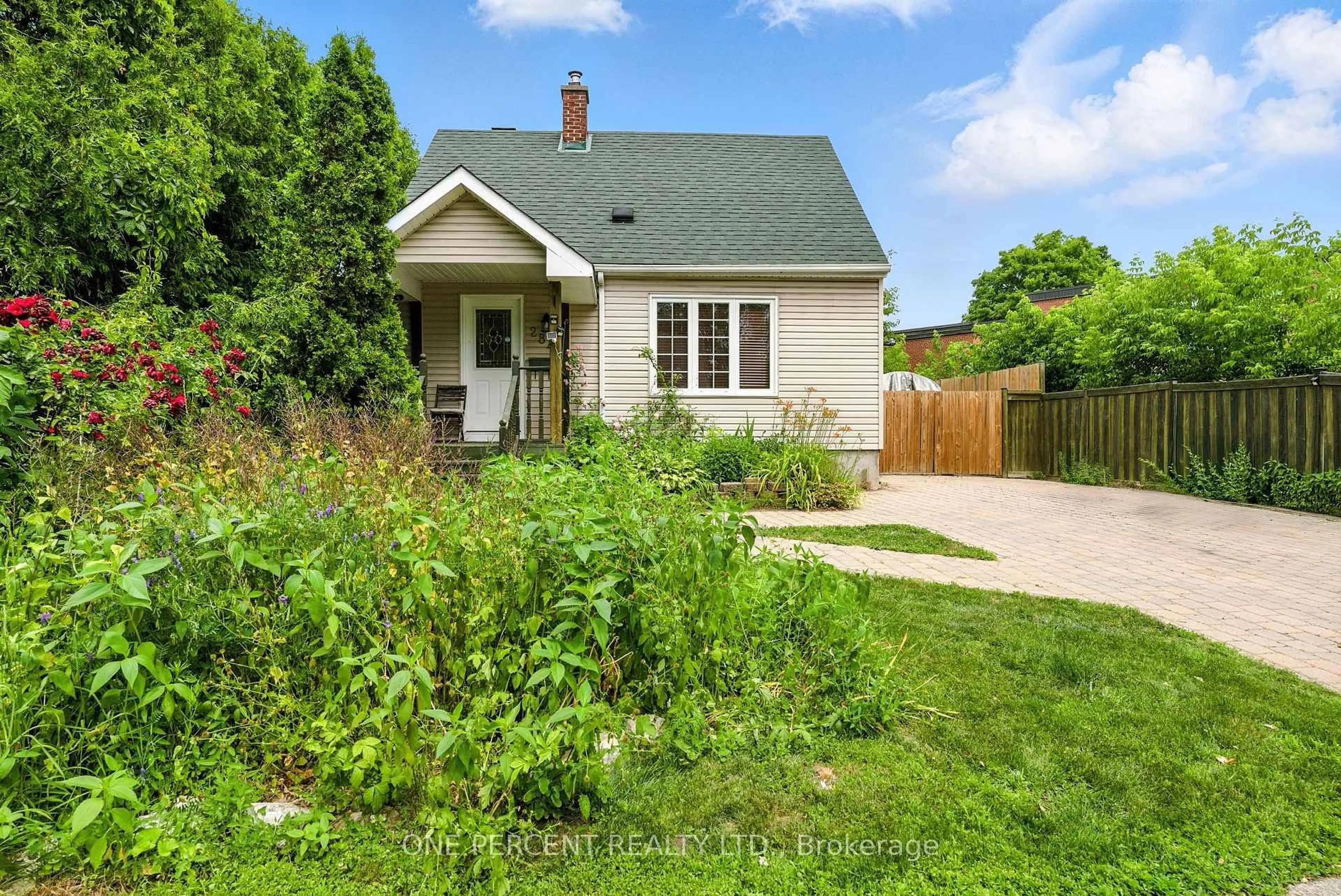 Shed for 284 Anna Ave, Ottawa Ontario K1Z 7V6