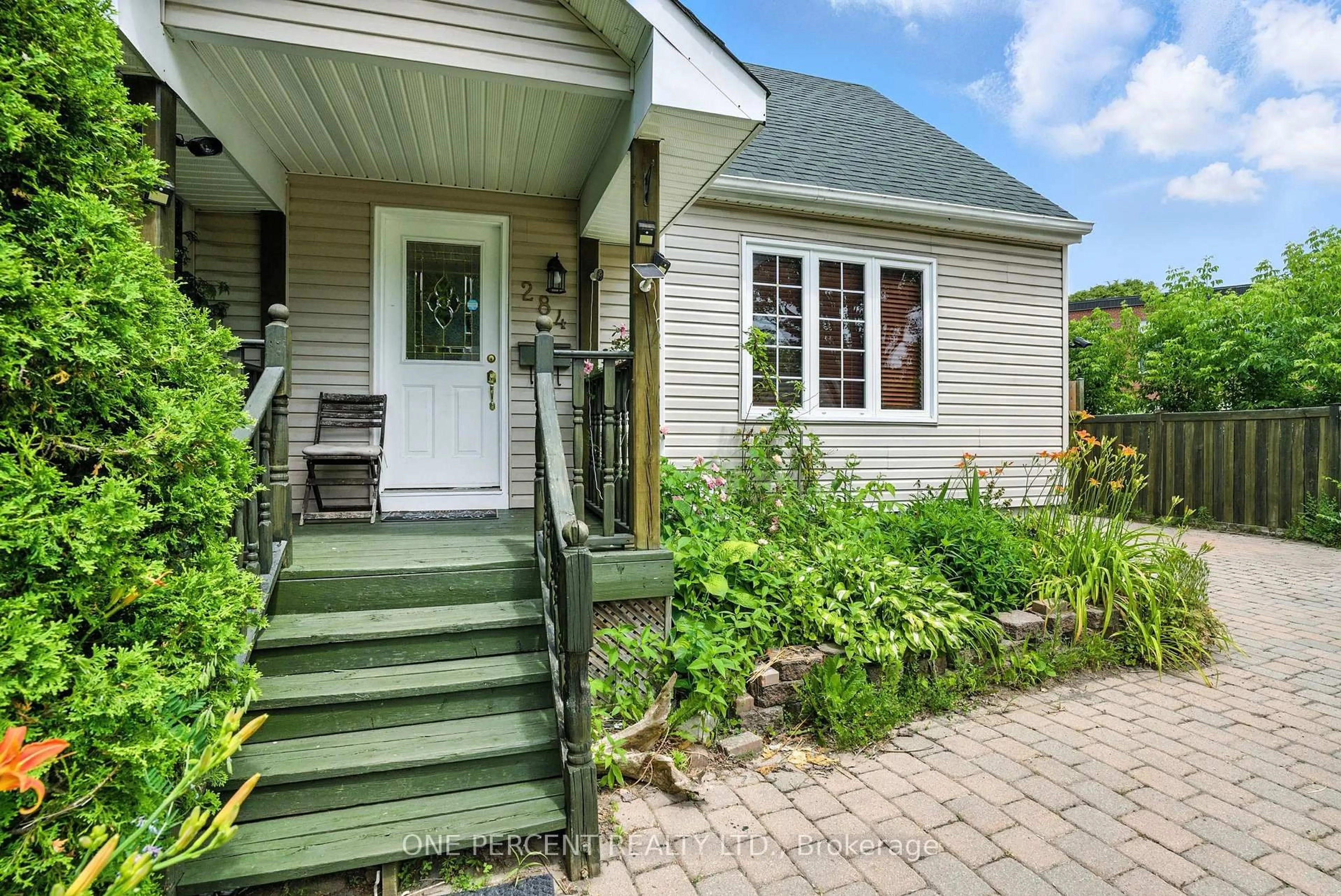 Unknown for 284 Anna Ave, Ottawa Ontario K1Z 7V6