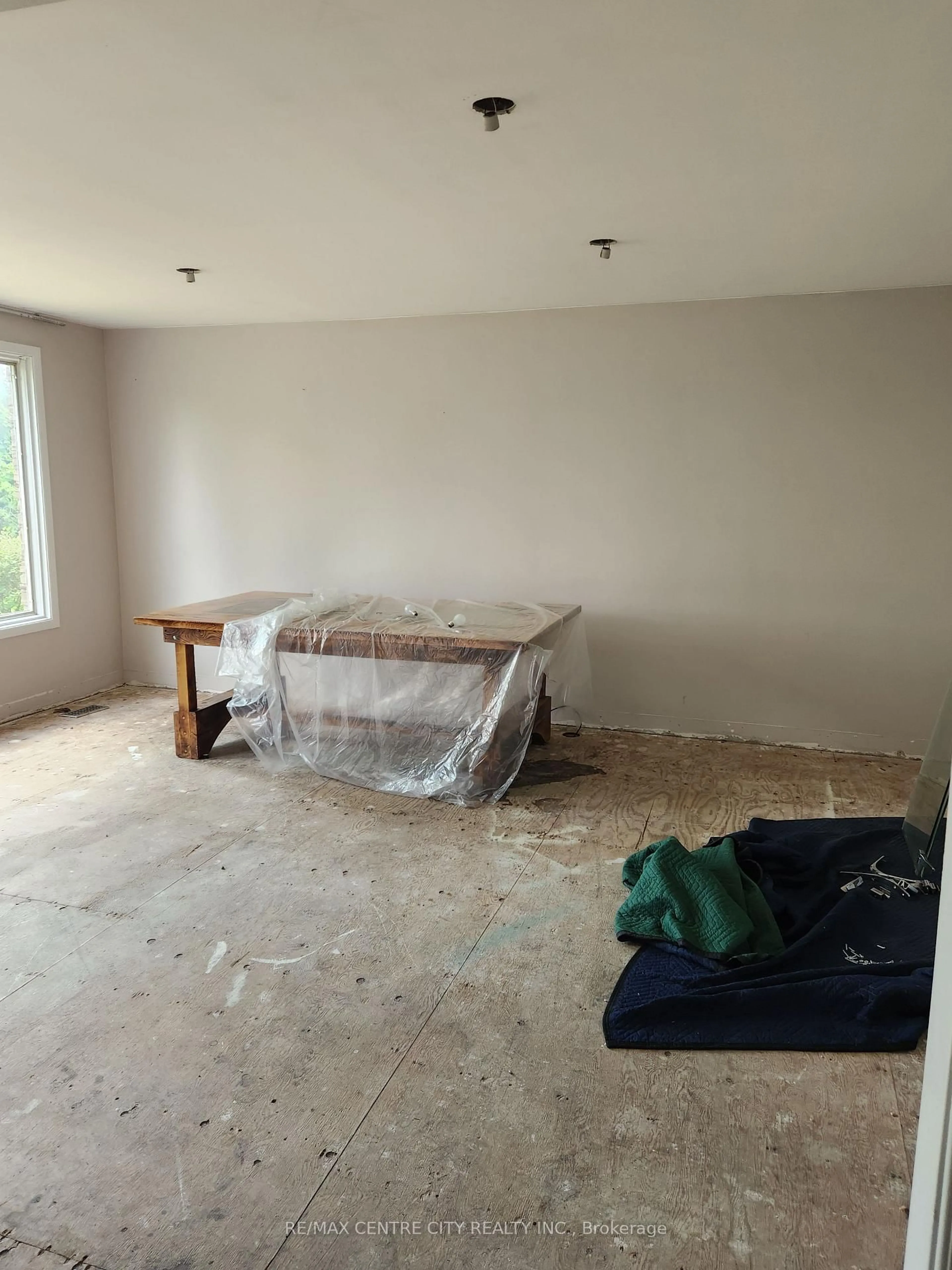 A pic of a room for 348 Caradoc St, Strathroy-Caradoc Ontario N7G 2P4