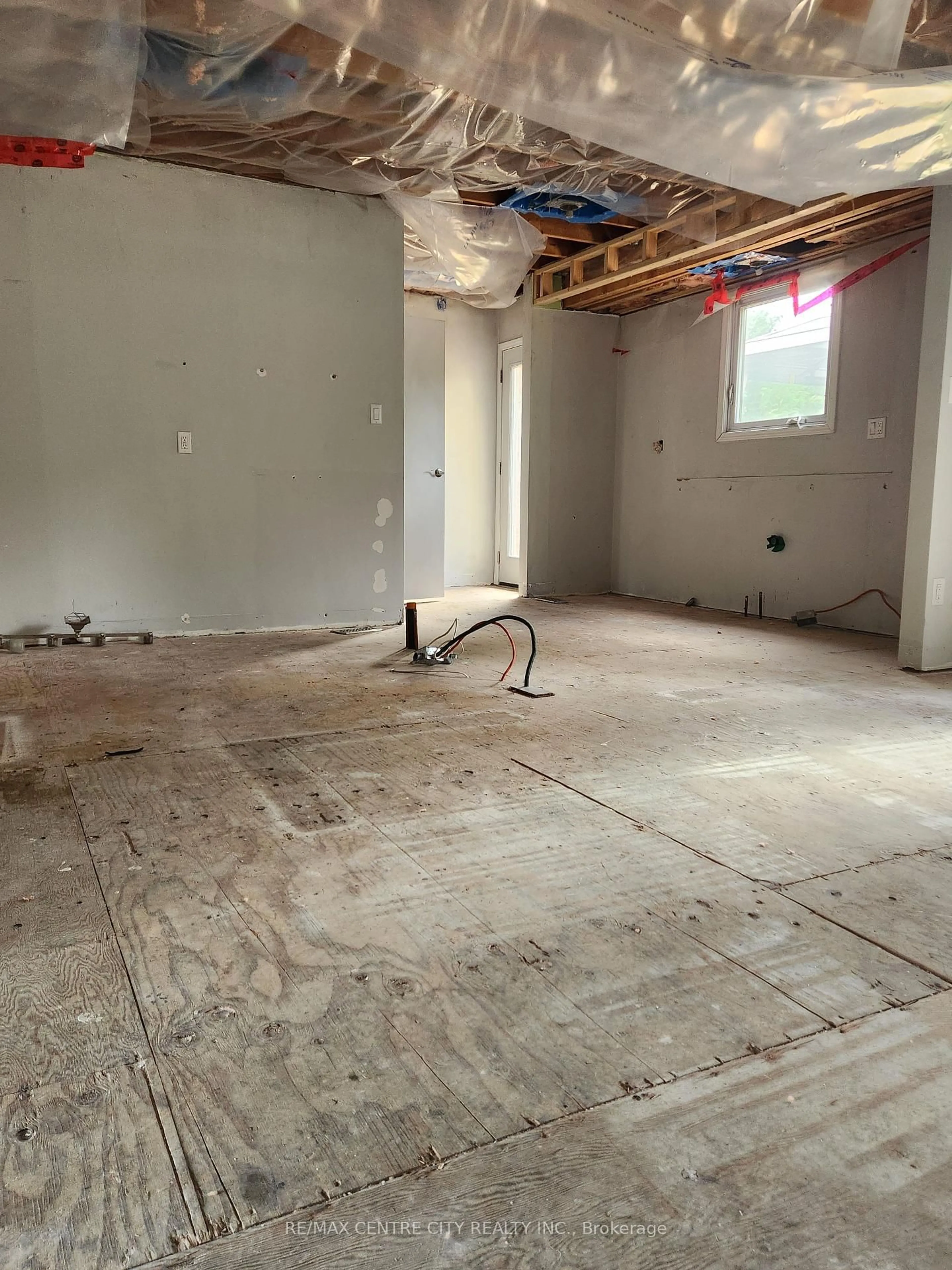 A pic of a room for 348 Caradoc St, Strathroy-Caradoc Ontario N7G 2P4