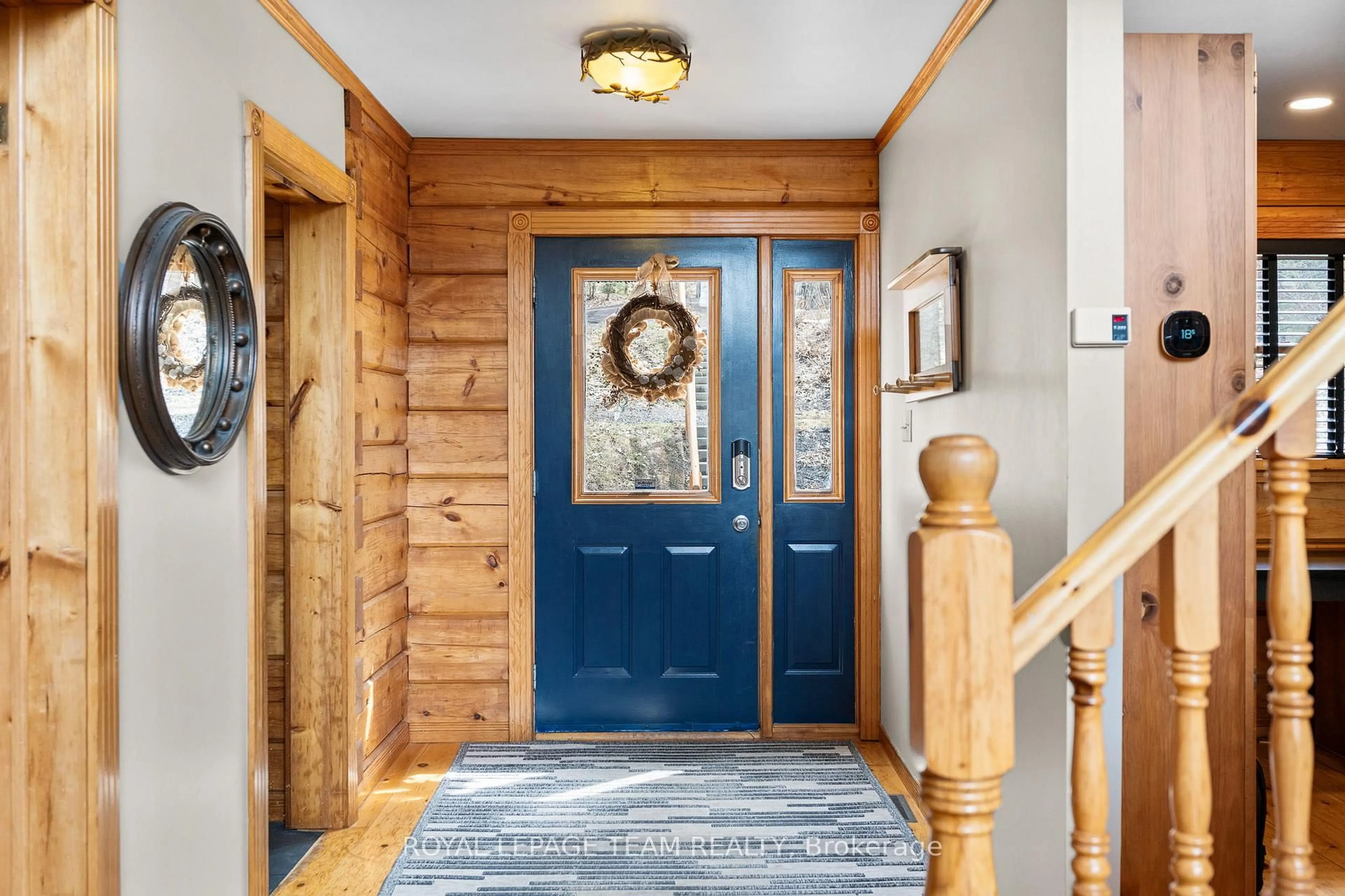 Indoor entryway for 512 Elsie Lane, Calabogie Ontario K0J 1H0