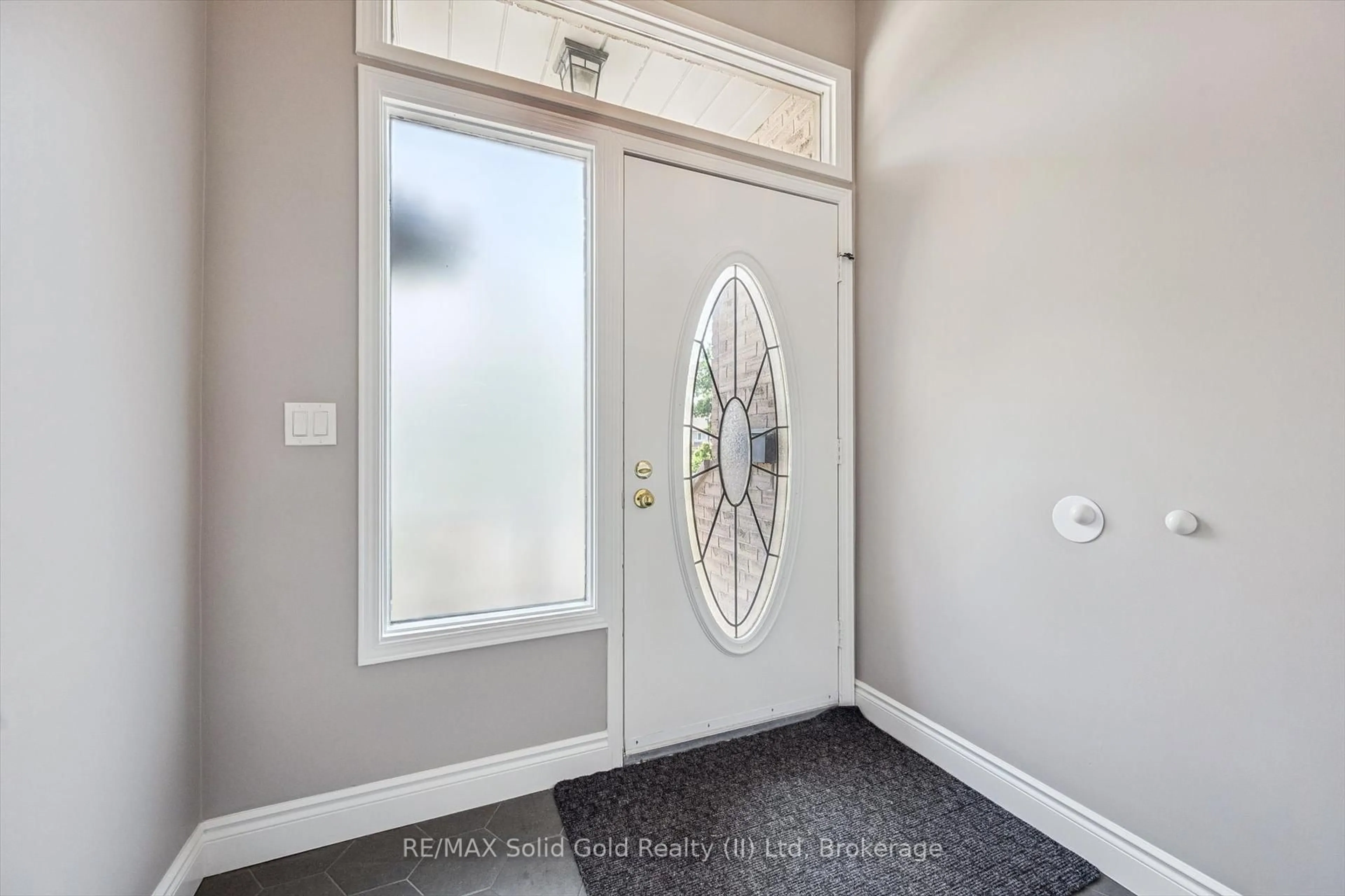 Indoor entryway for 225 Benjamin Rd #64, Waterloo Ontario N2V 1Z3