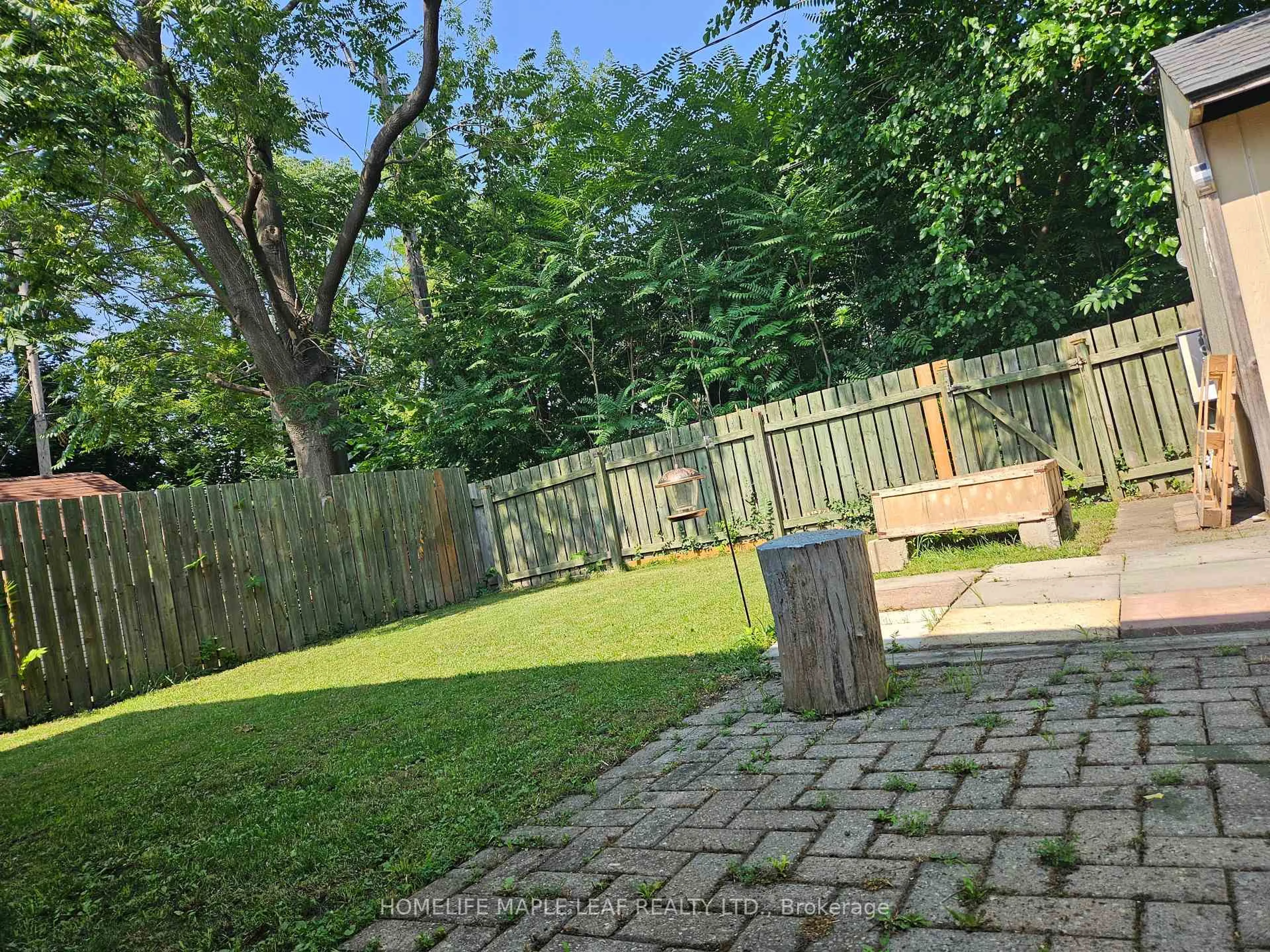 A pic from outside/outdoor area/front of a property/back of a property/a pic from drone, unknown for 636 Josephine Ave, Windsor Ontario N9B 2L3
